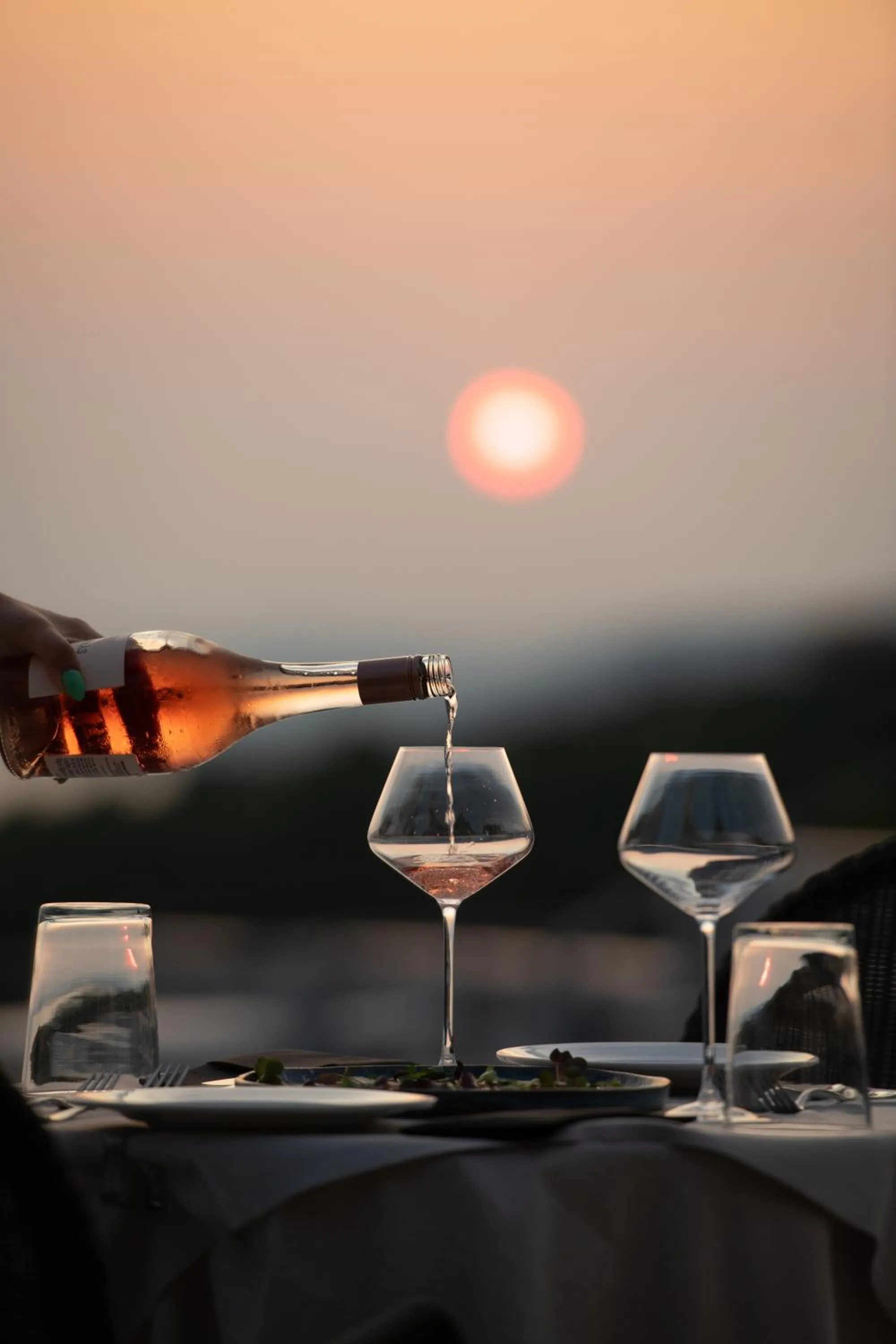 Restaurant/places to eat in Karavia Lux Inn