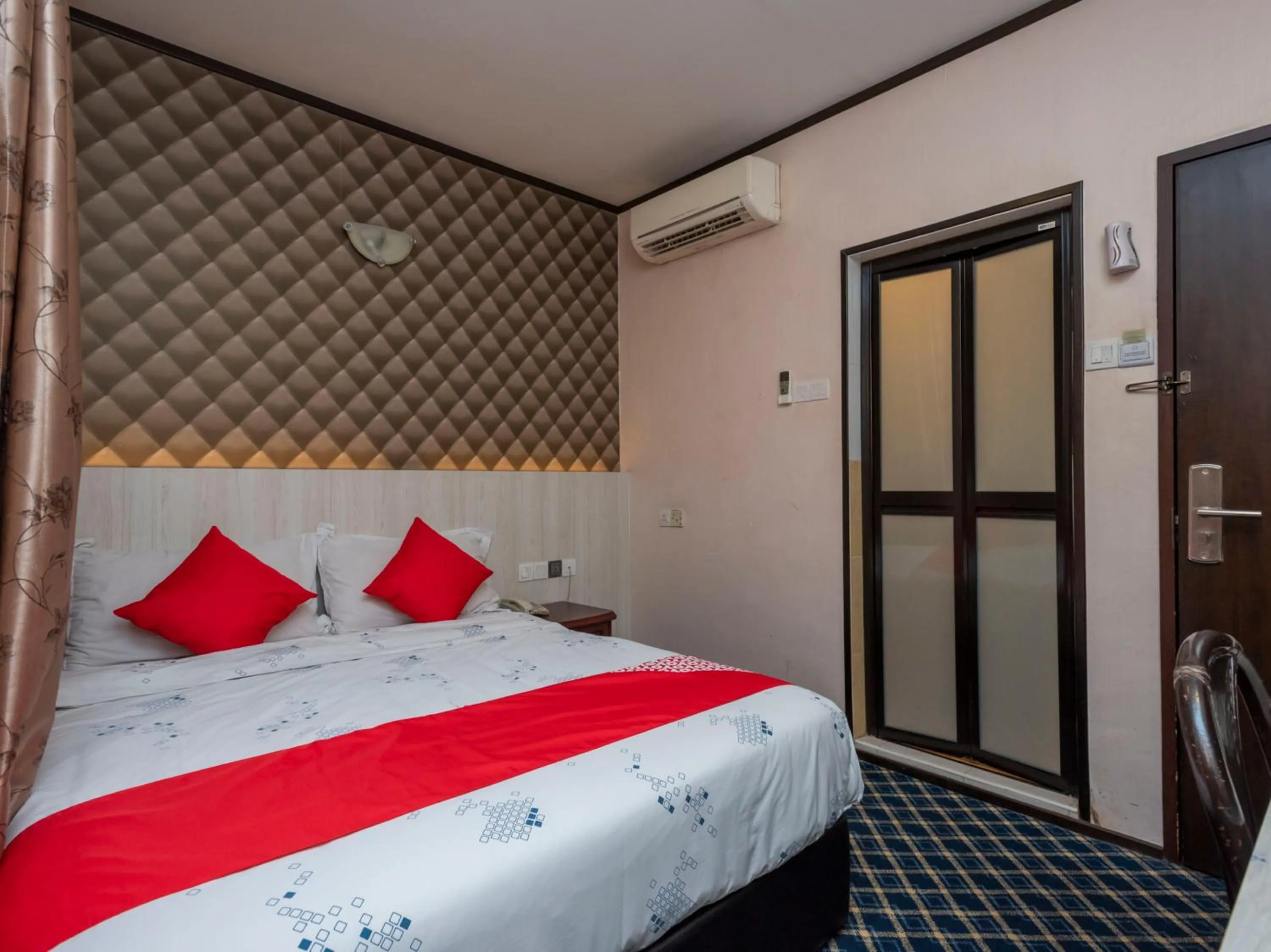 Bedroom in Hotel Suan Bee Sutera