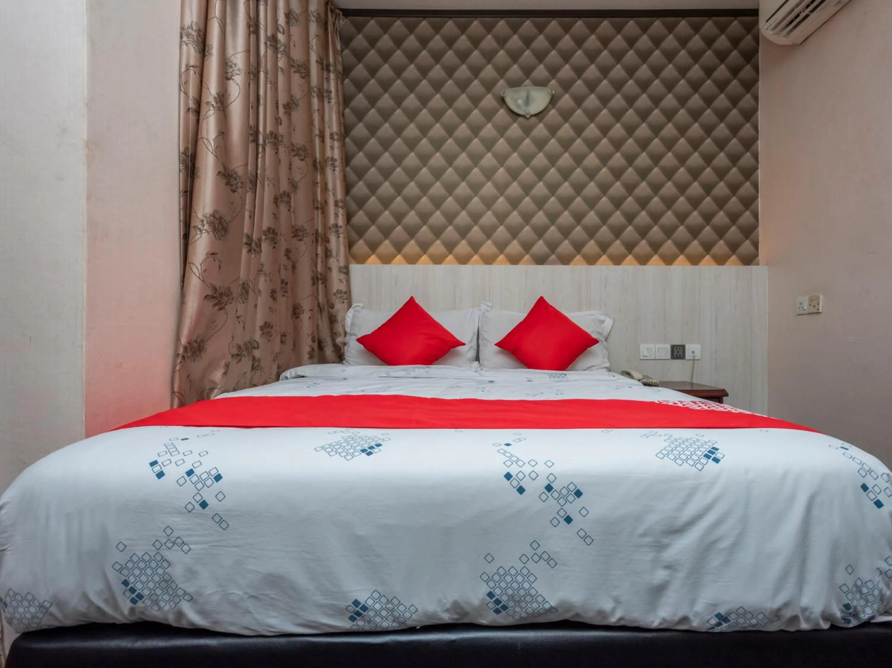 Bedroom in Hotel Suan Bee Sutera