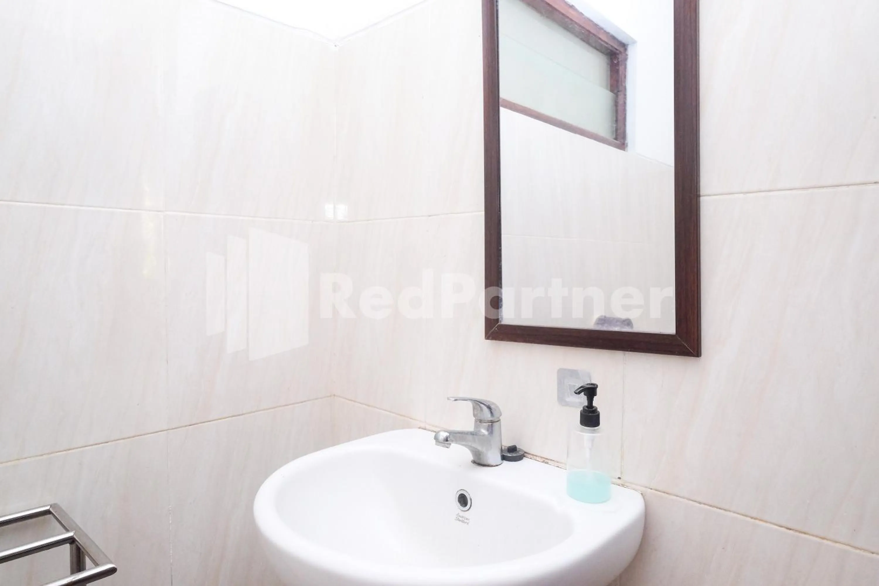 Bathroom in Kebon Krapyak Cottage Syariah Mitra RedDoorz near Stadion Maguwoharjo