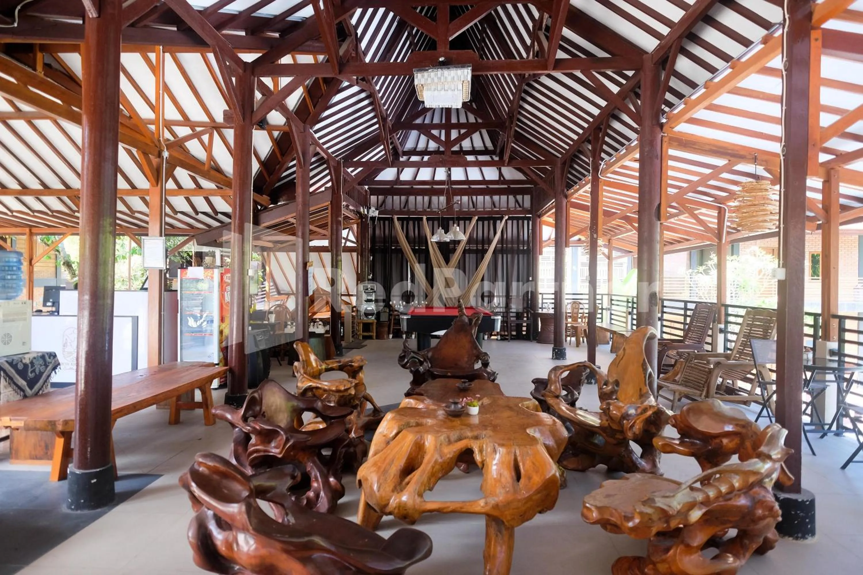 Restaurant/places to eat in Kebon Krapyak Cottage Syariah Mitra RedDoorz near Stadion Maguwoharjo