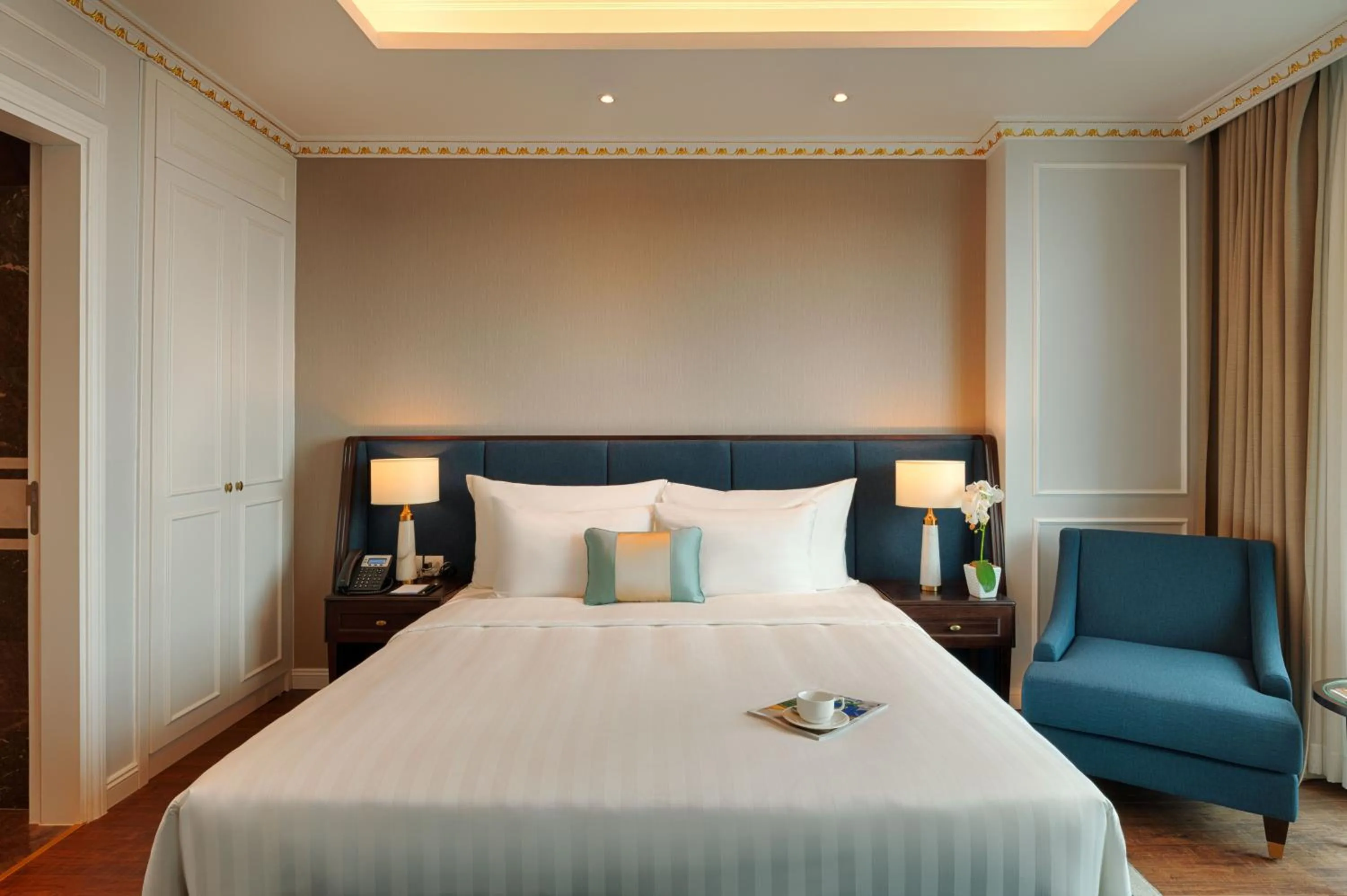 Bed in FLC Halong Bay Golf Club & Luxury Resort