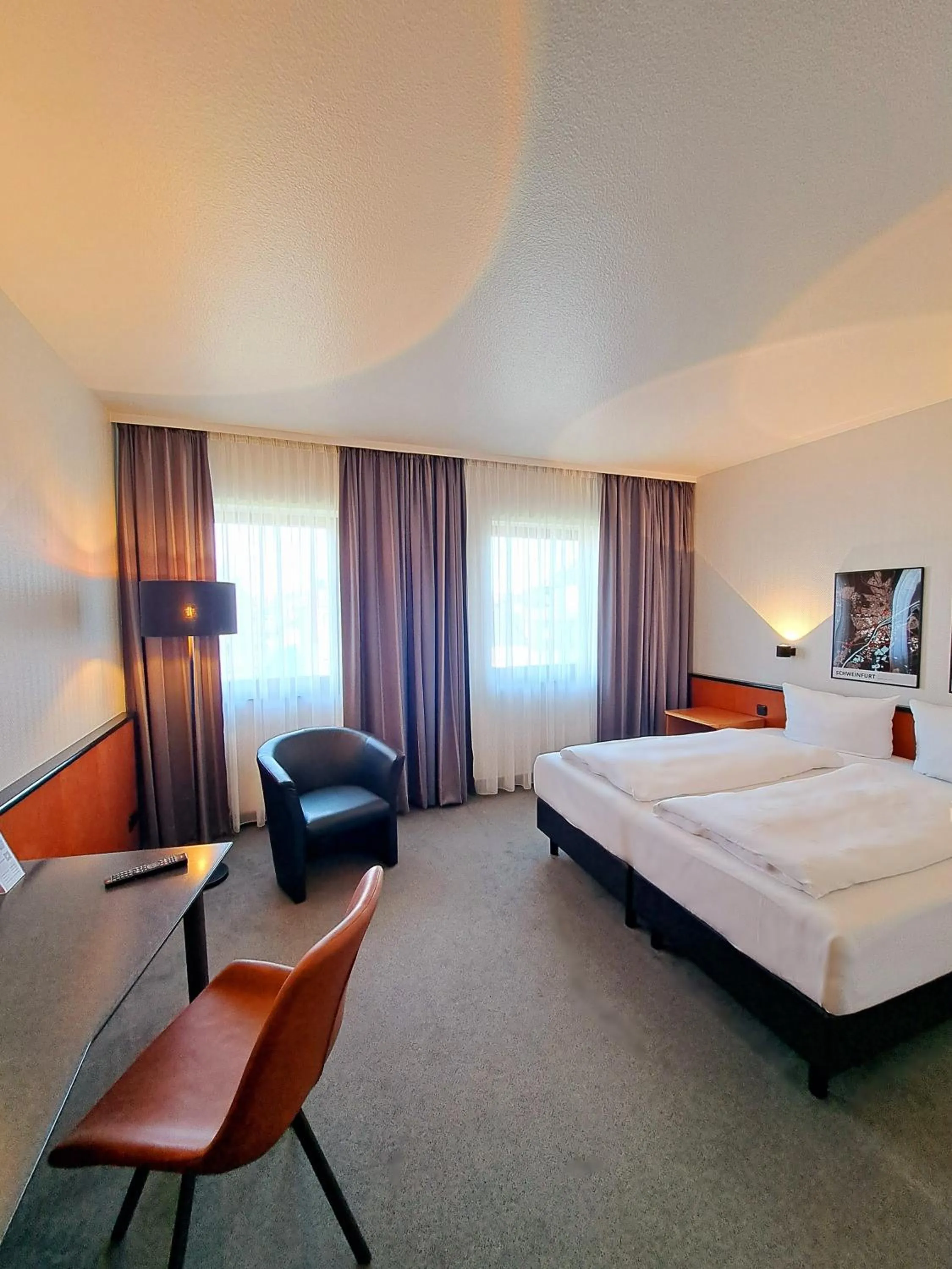 Photo of the whole room, Bed in Hotel Ross