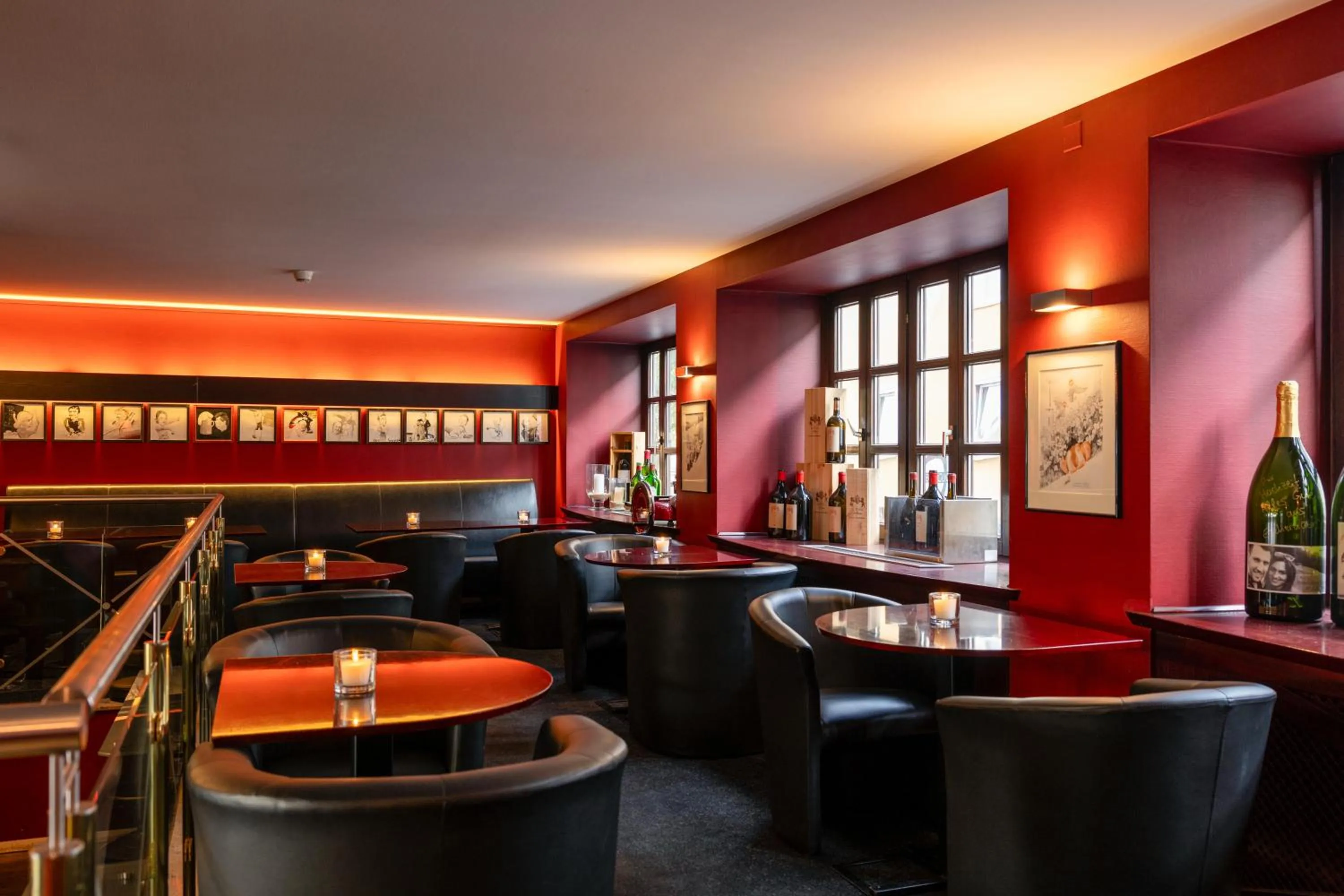 Restaurant/places to eat in Hotel Ross