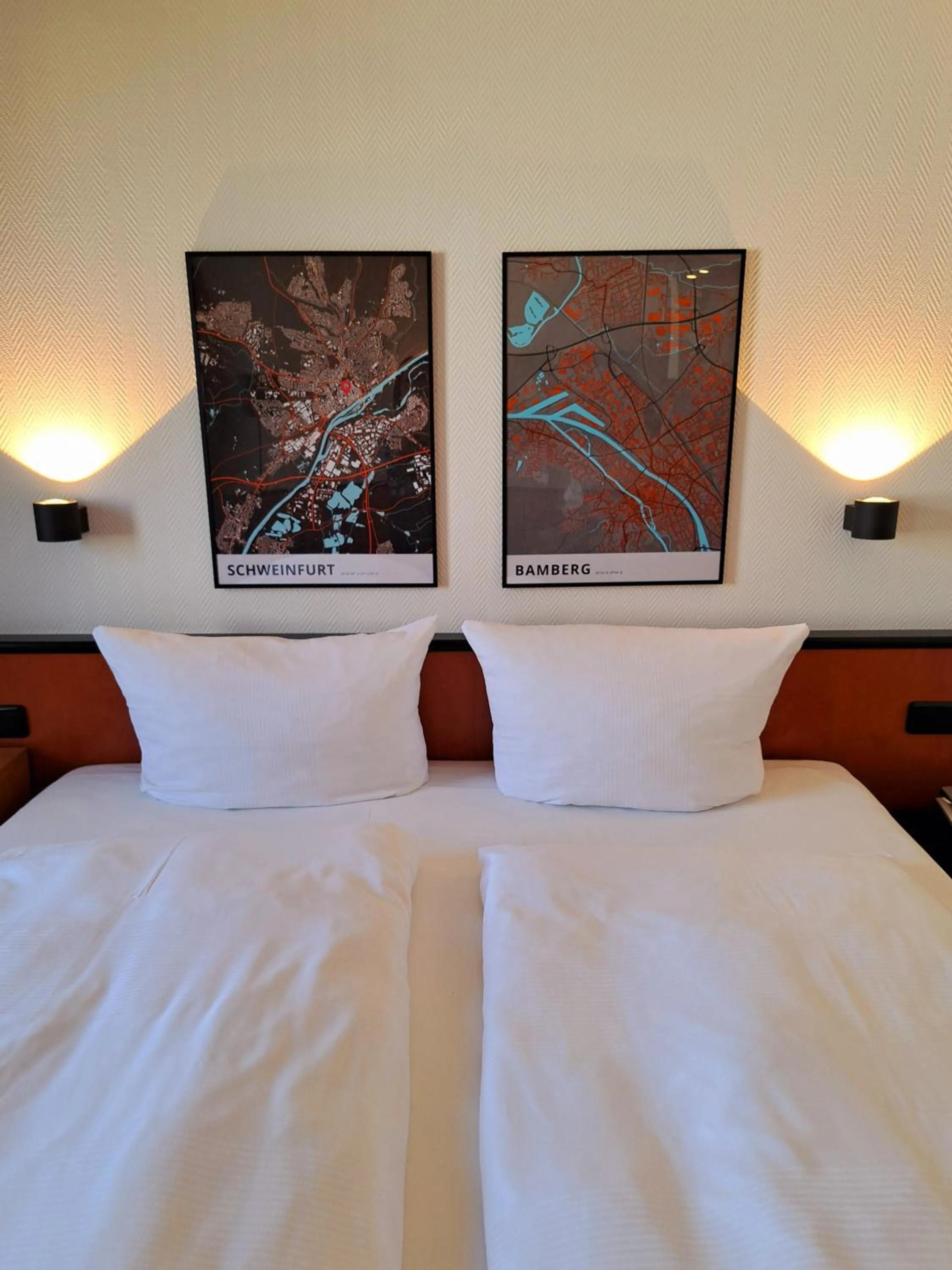 Photo of the whole room, Bed in Hotel Ross