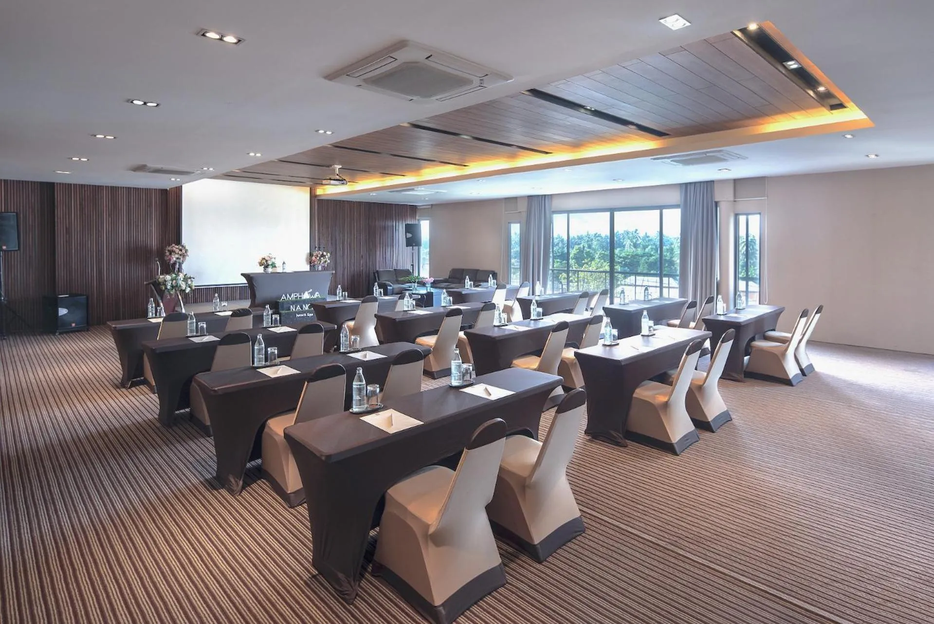 Banquet/Function facilities in Amphawa Nanon Hotel