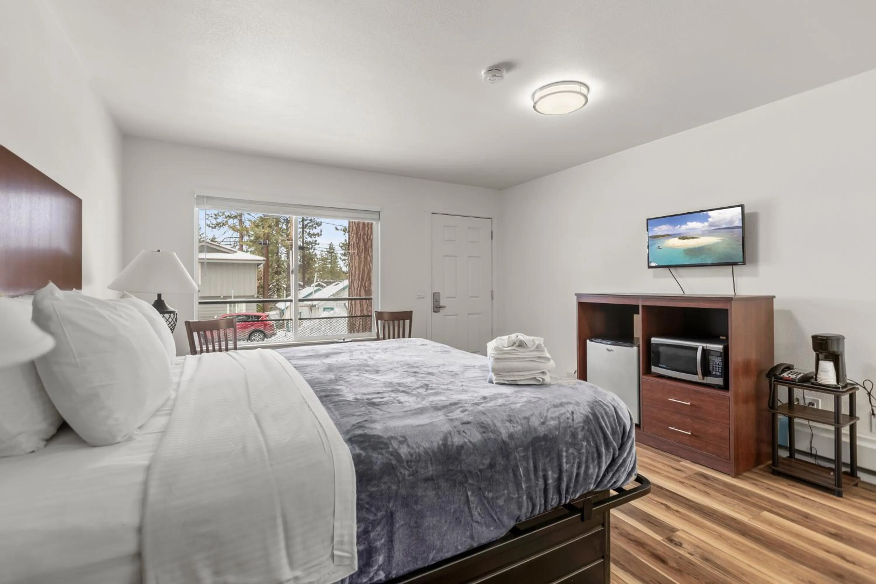 Bed in Ambassador Lake Tahoe