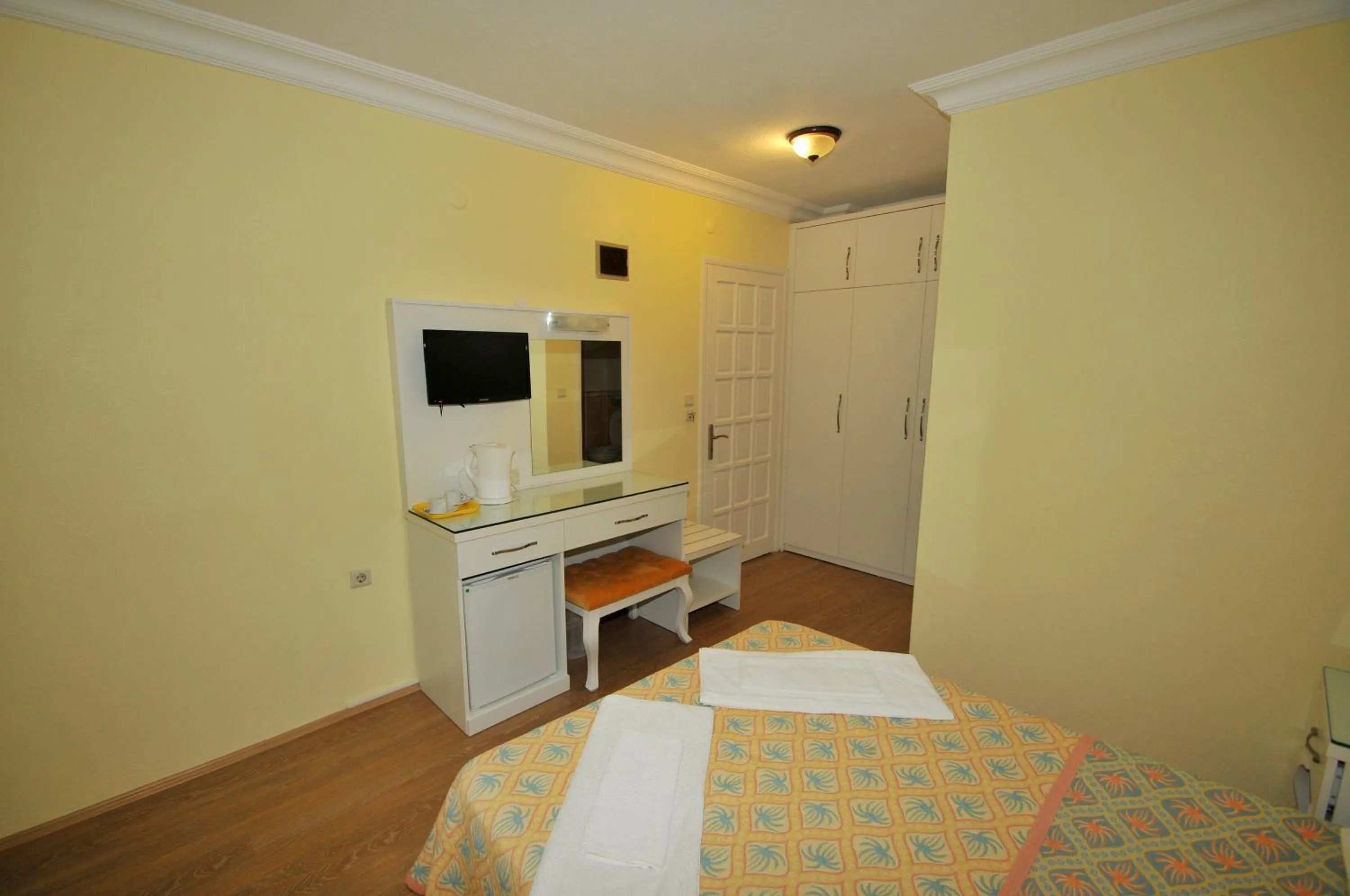 Photo of the whole room in İlkiz Beach Hotel