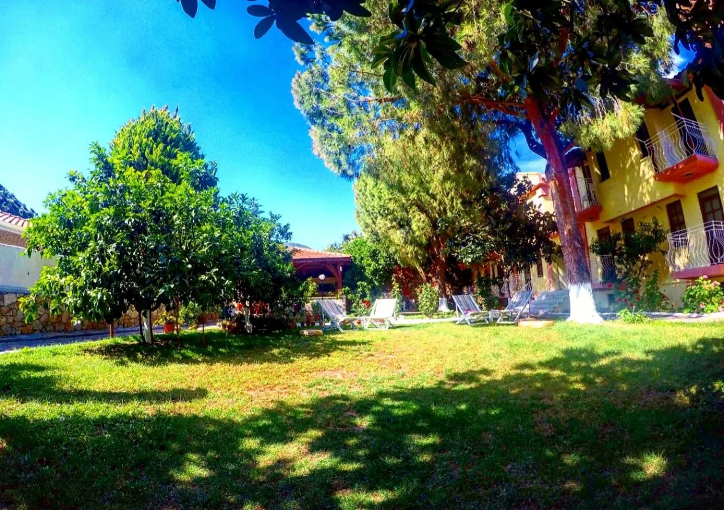 Garden in İlkiz Beach Hotel