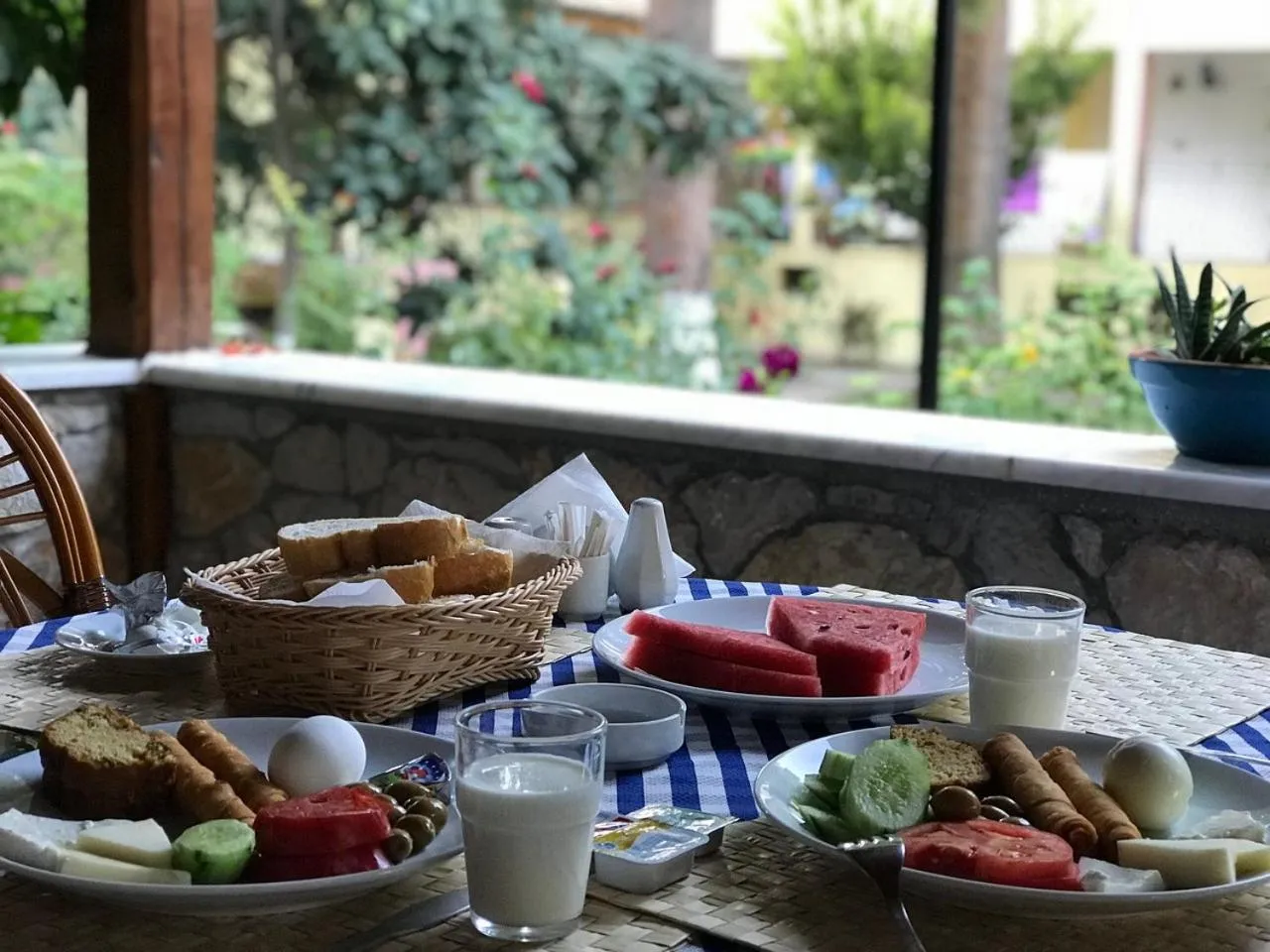 Buffet breakfast in İlkiz Beach Hotel