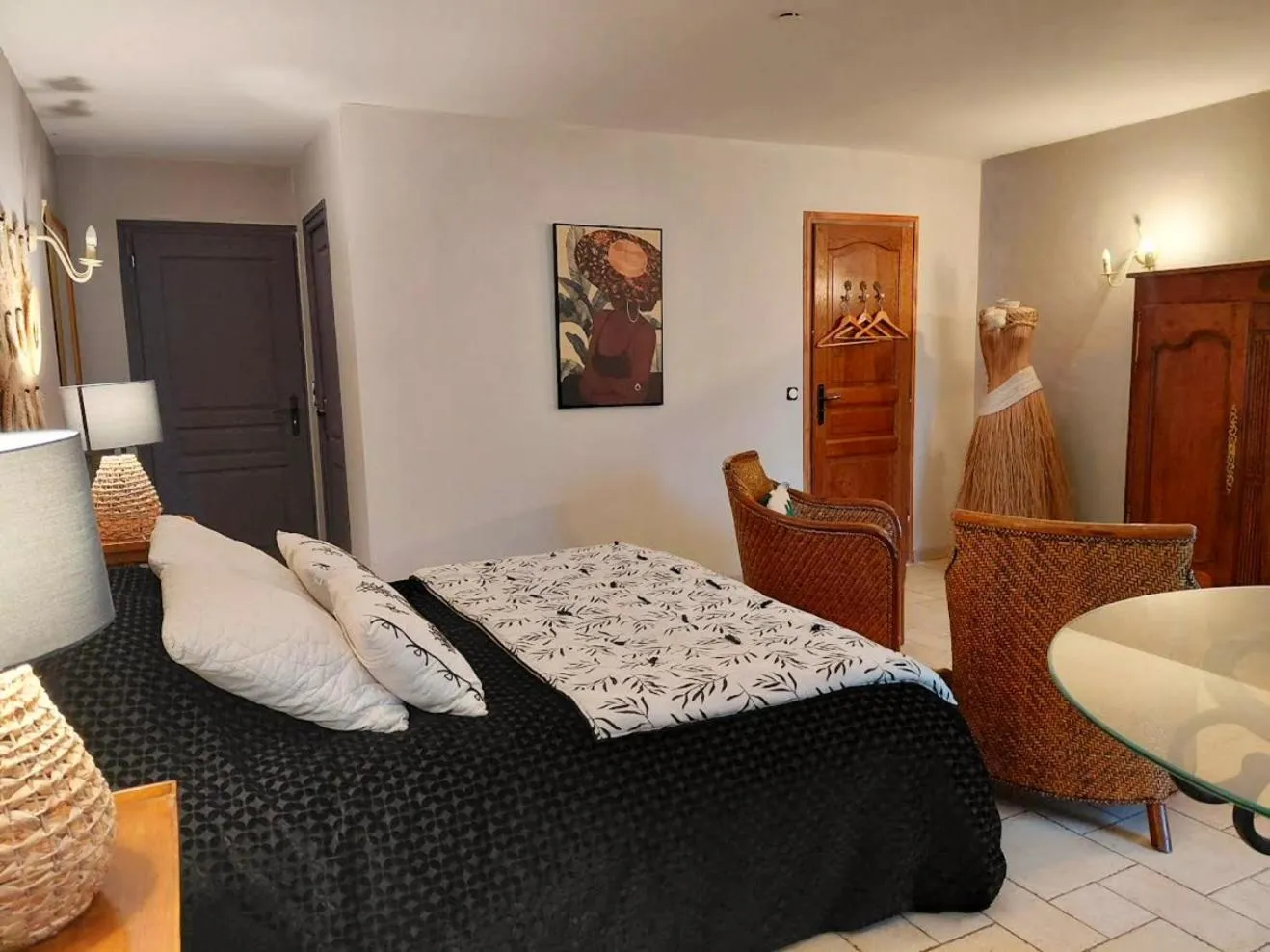 Bed in Les Roses de Montherlant