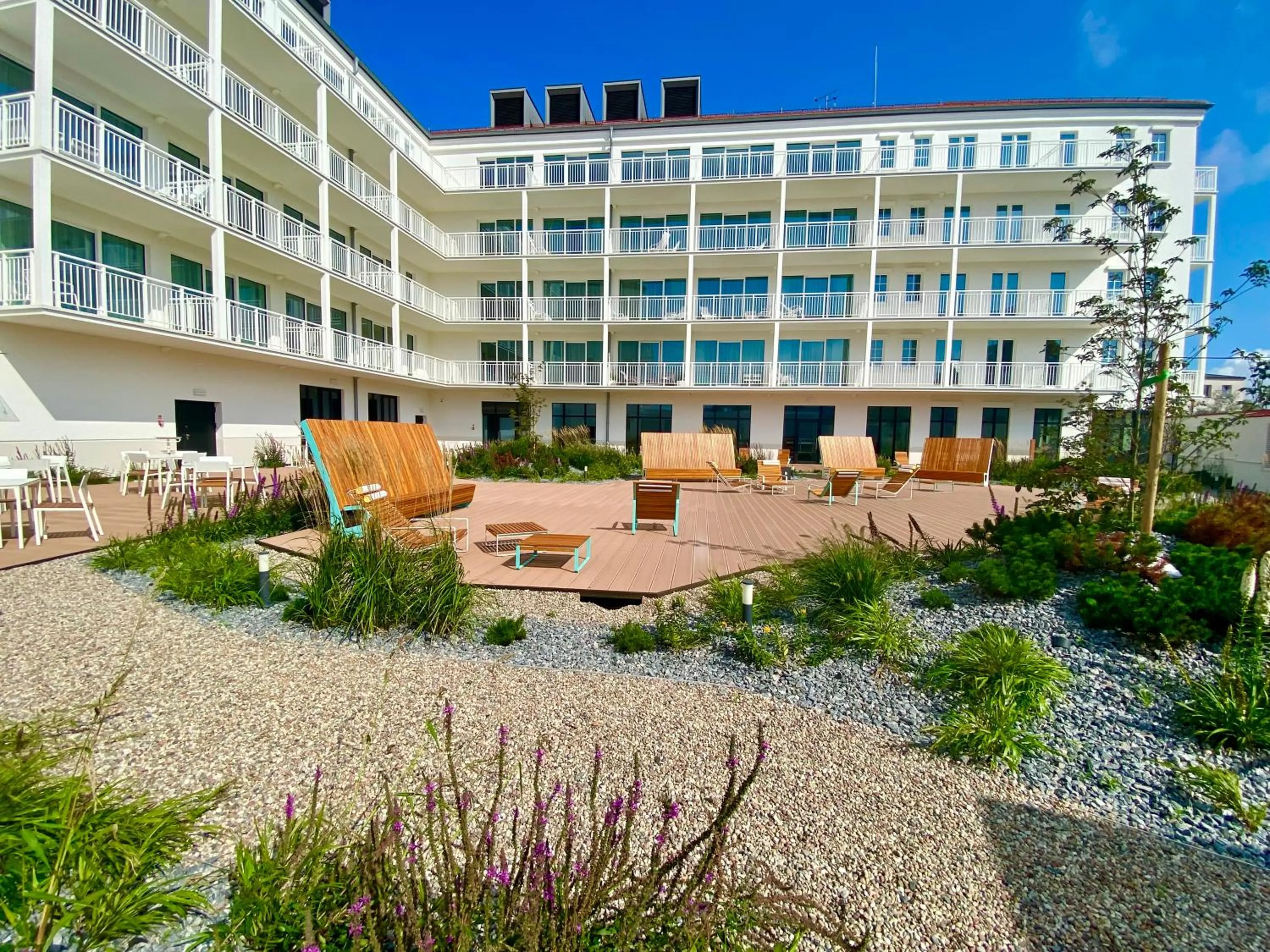 Property building in Apartamenty Marina z widokiem na morze