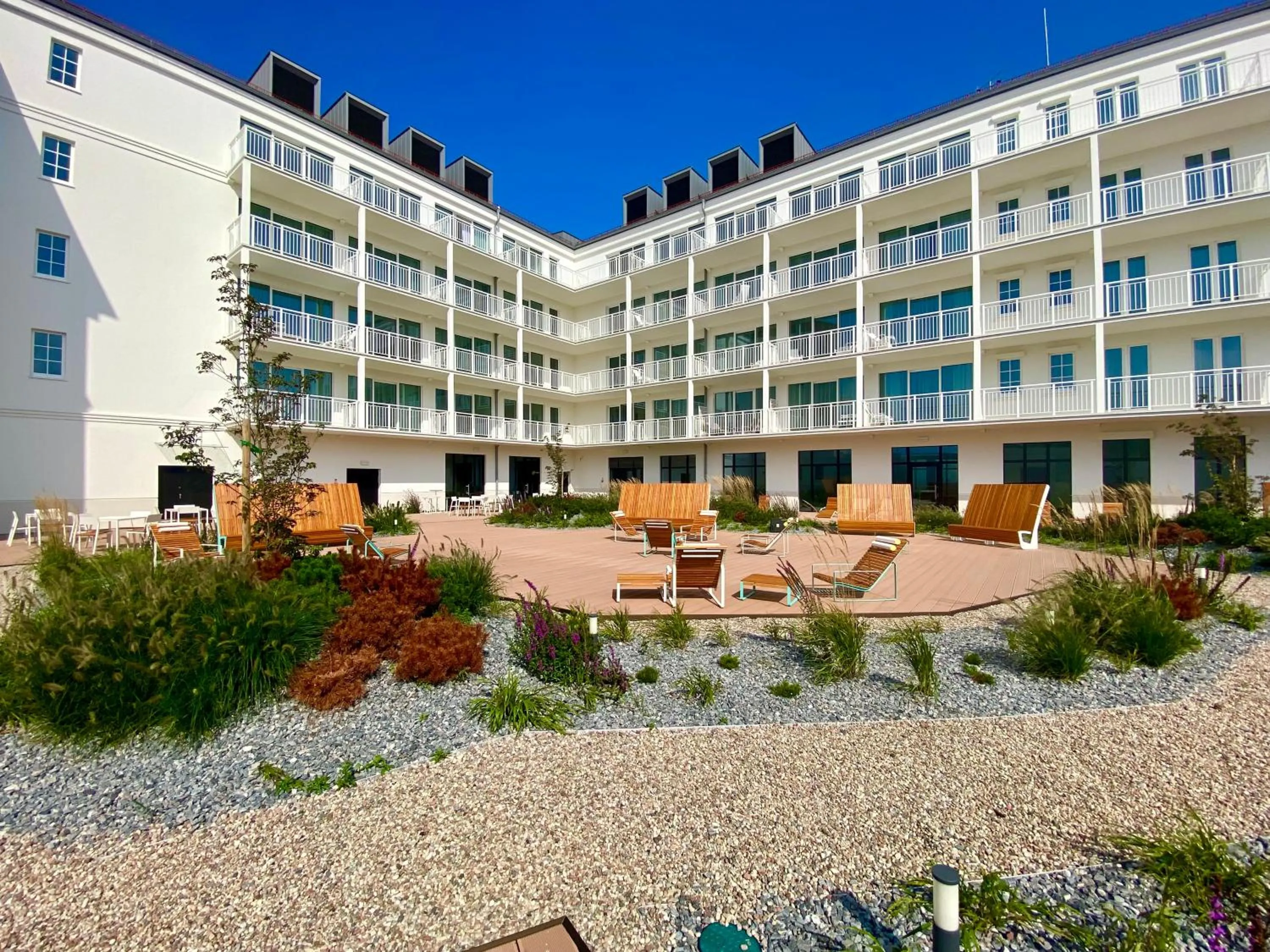 Property building in Apartamenty Marina z widokiem na morze