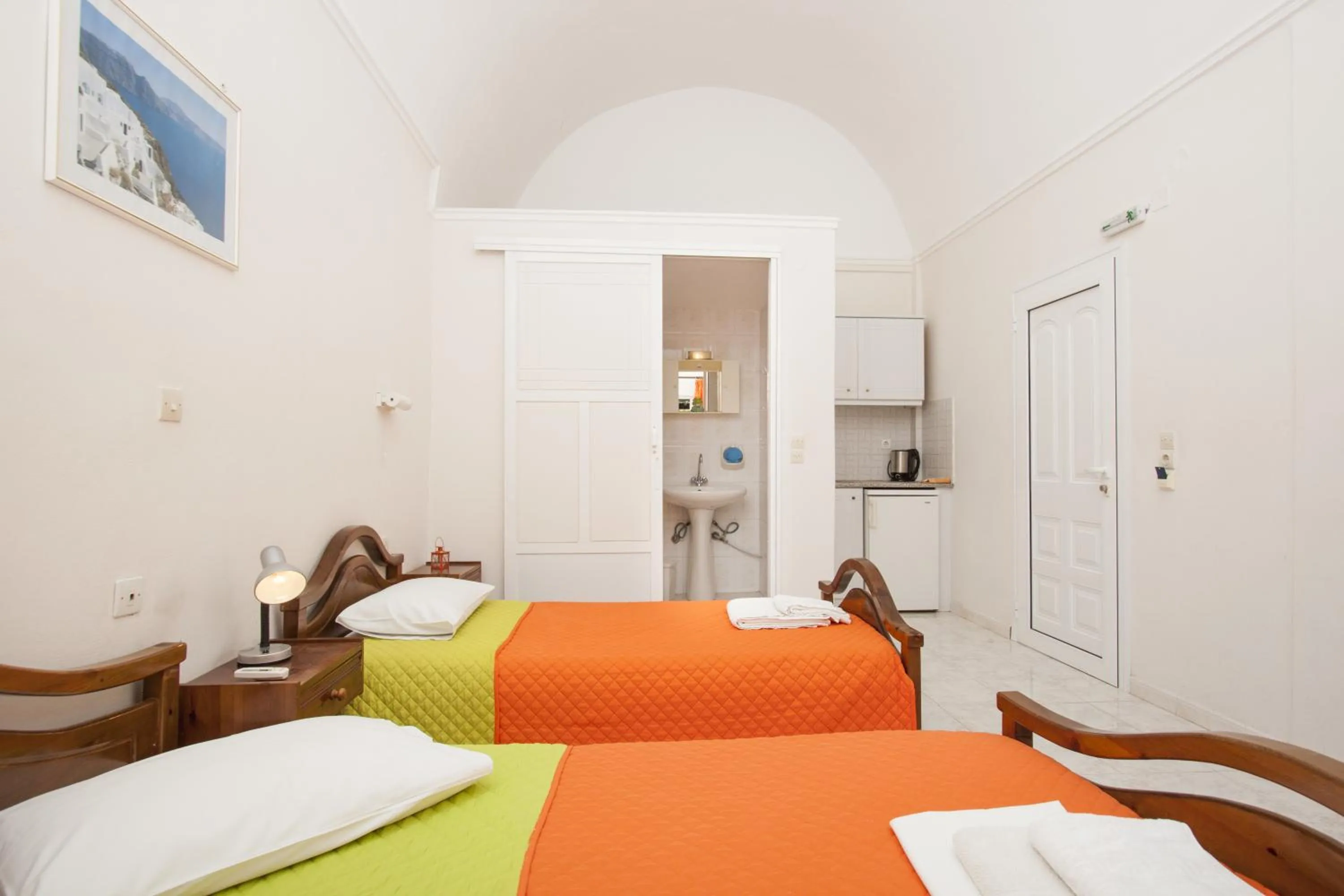 Photo of the whole room in Studio Paul's