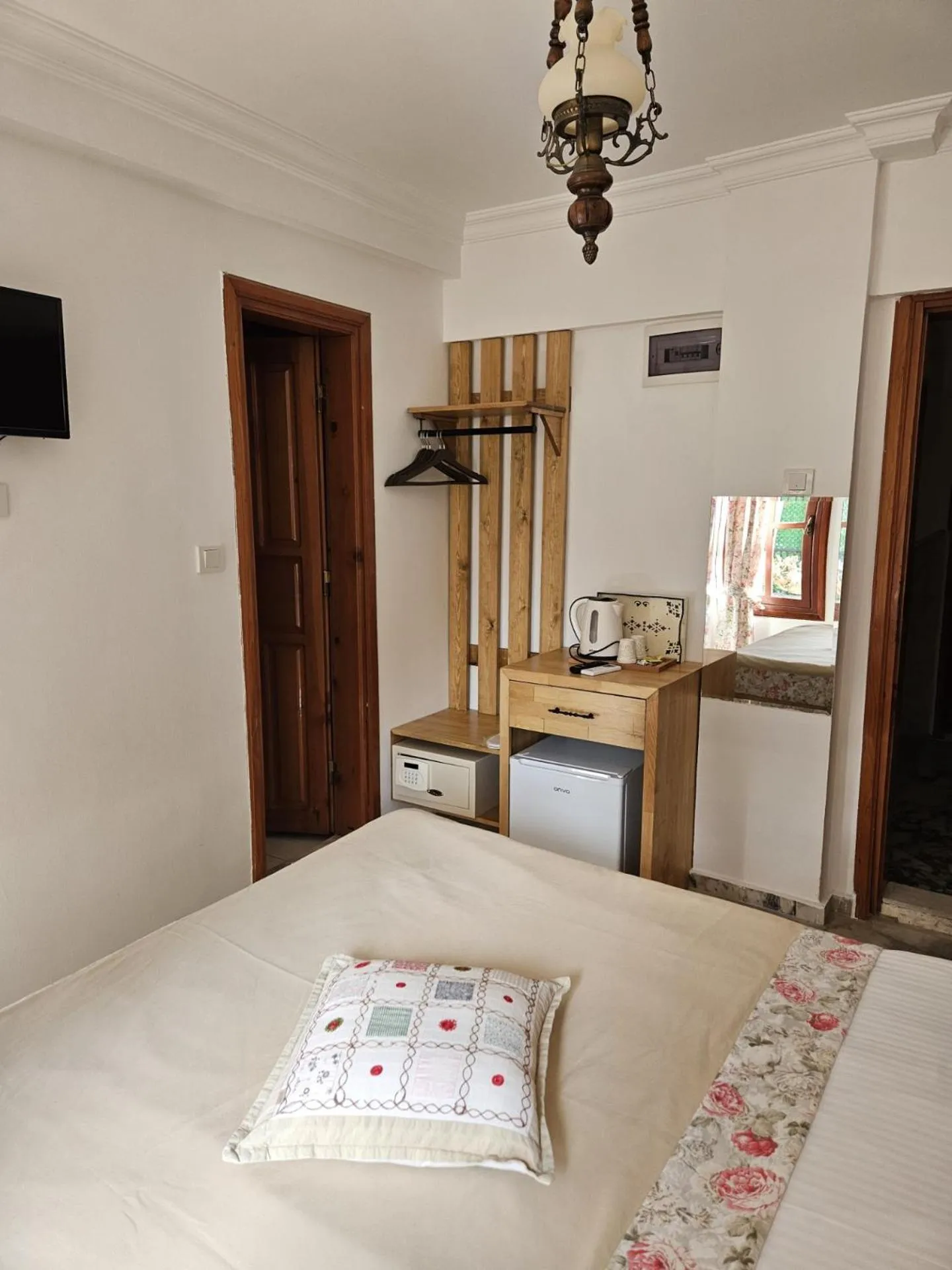 Property building, Bed in Sibel Hotel