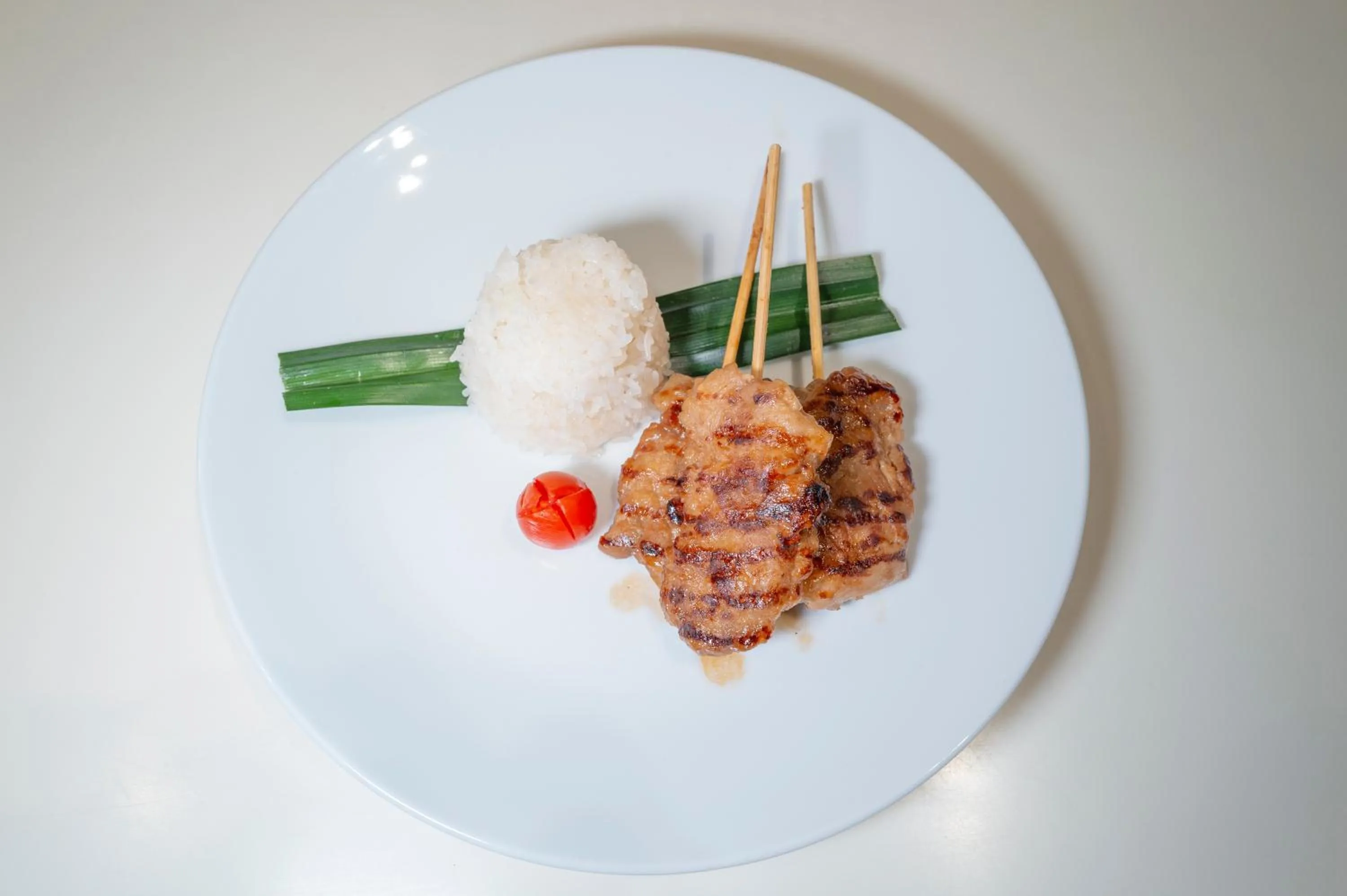 Restaurant/places to eat in Kritthai Residence