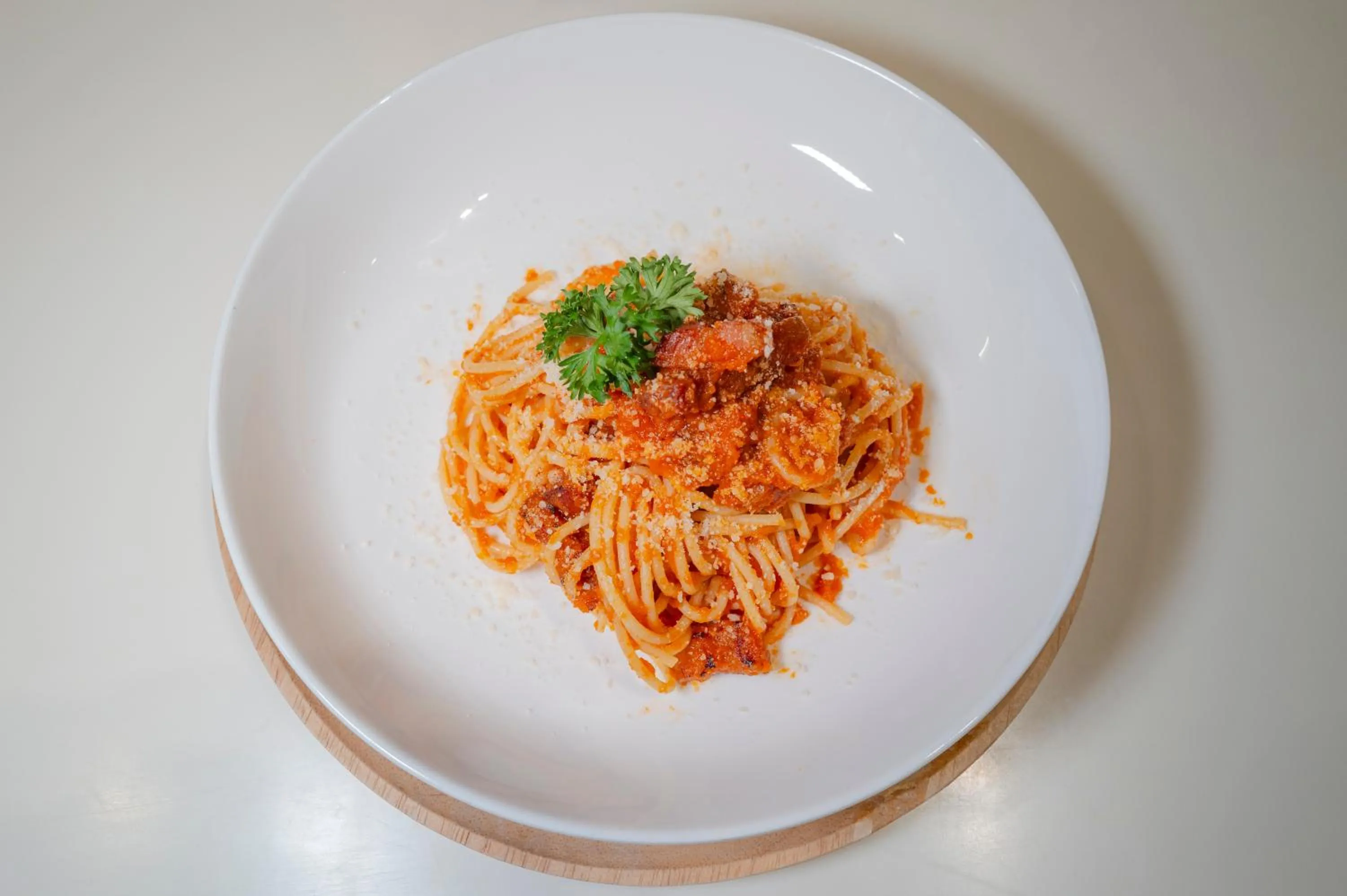 Restaurant/places to eat in Kritthai Residence