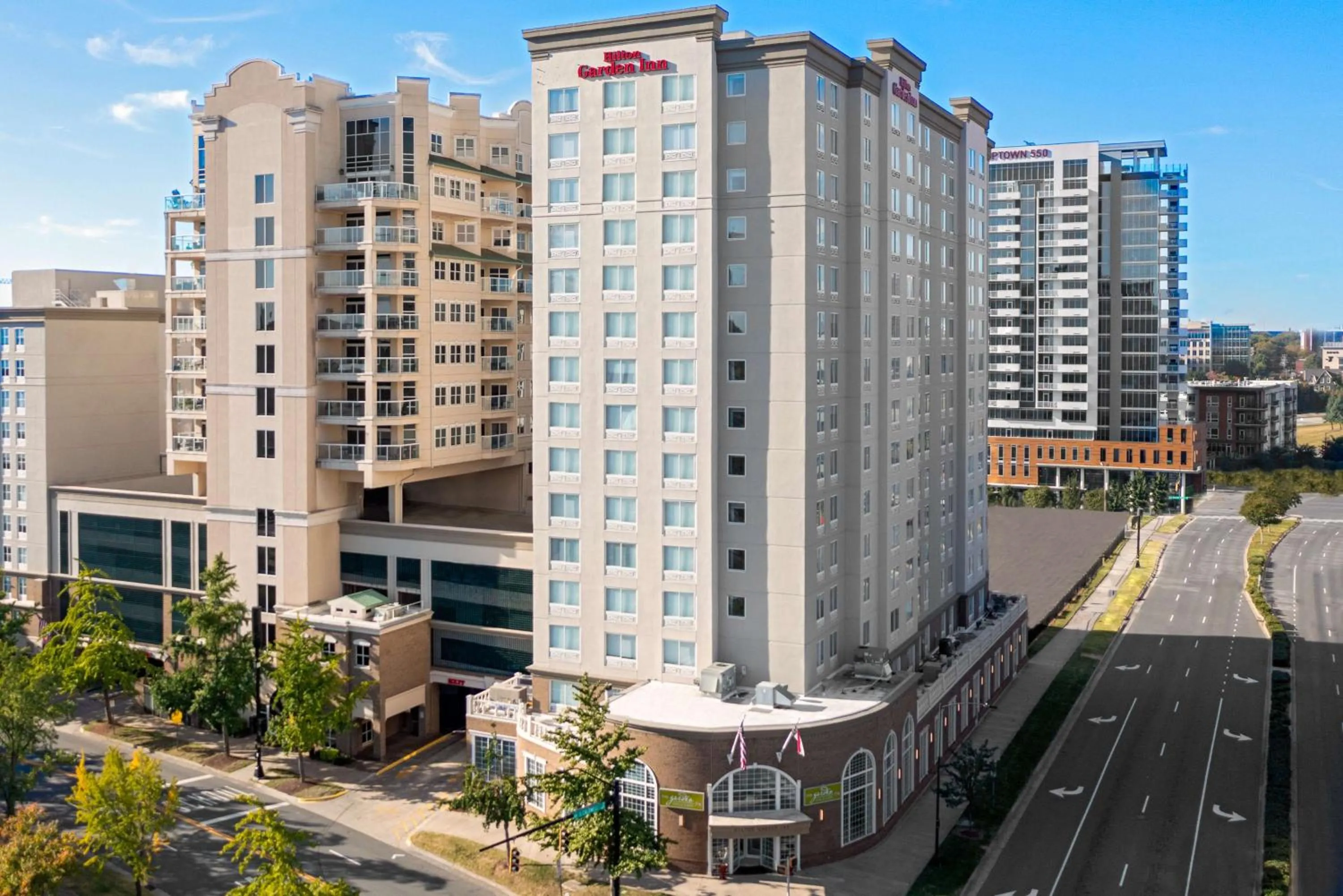 Property building in Hilton Garden Inn Charlotte Uptown