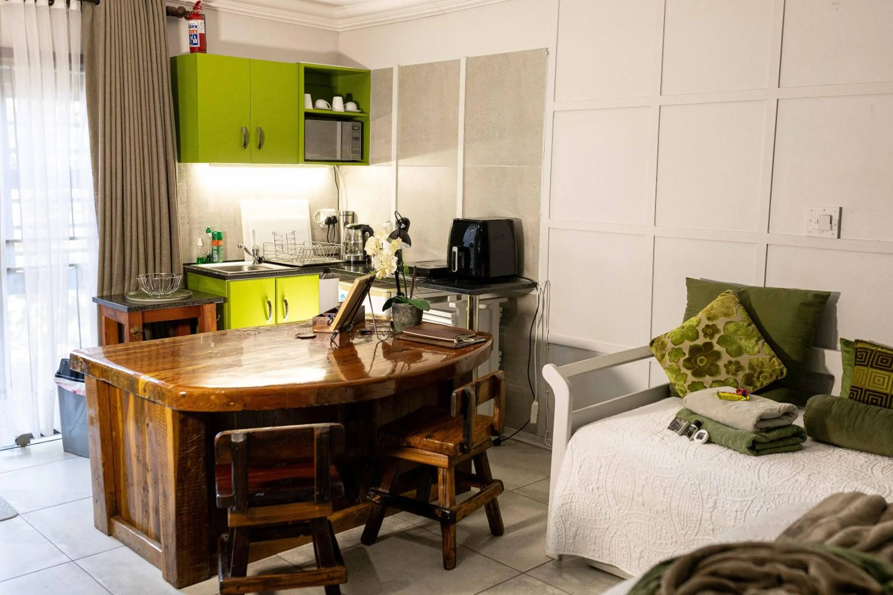 Kitchen or kitchenette, Bed in Rustic Forest Guest House