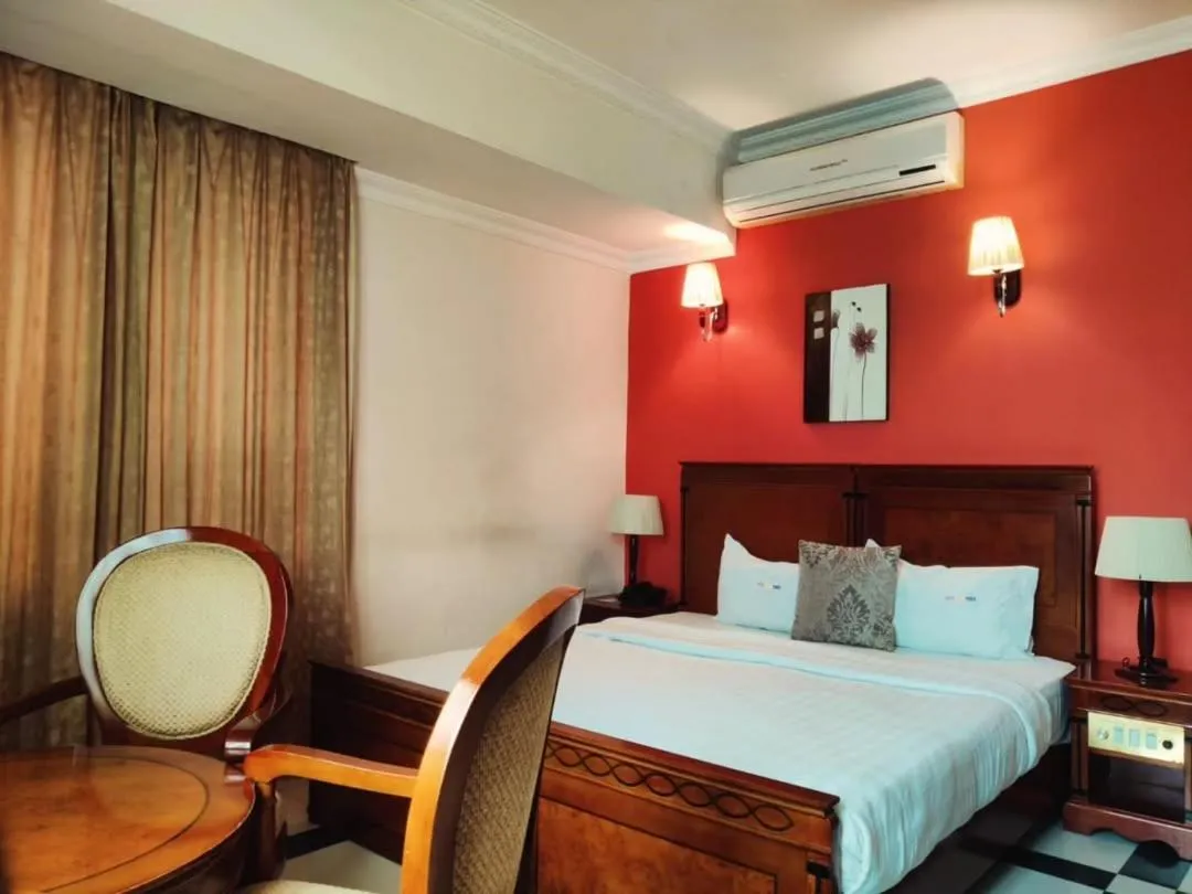 Bed in Hotel Nikko Towers