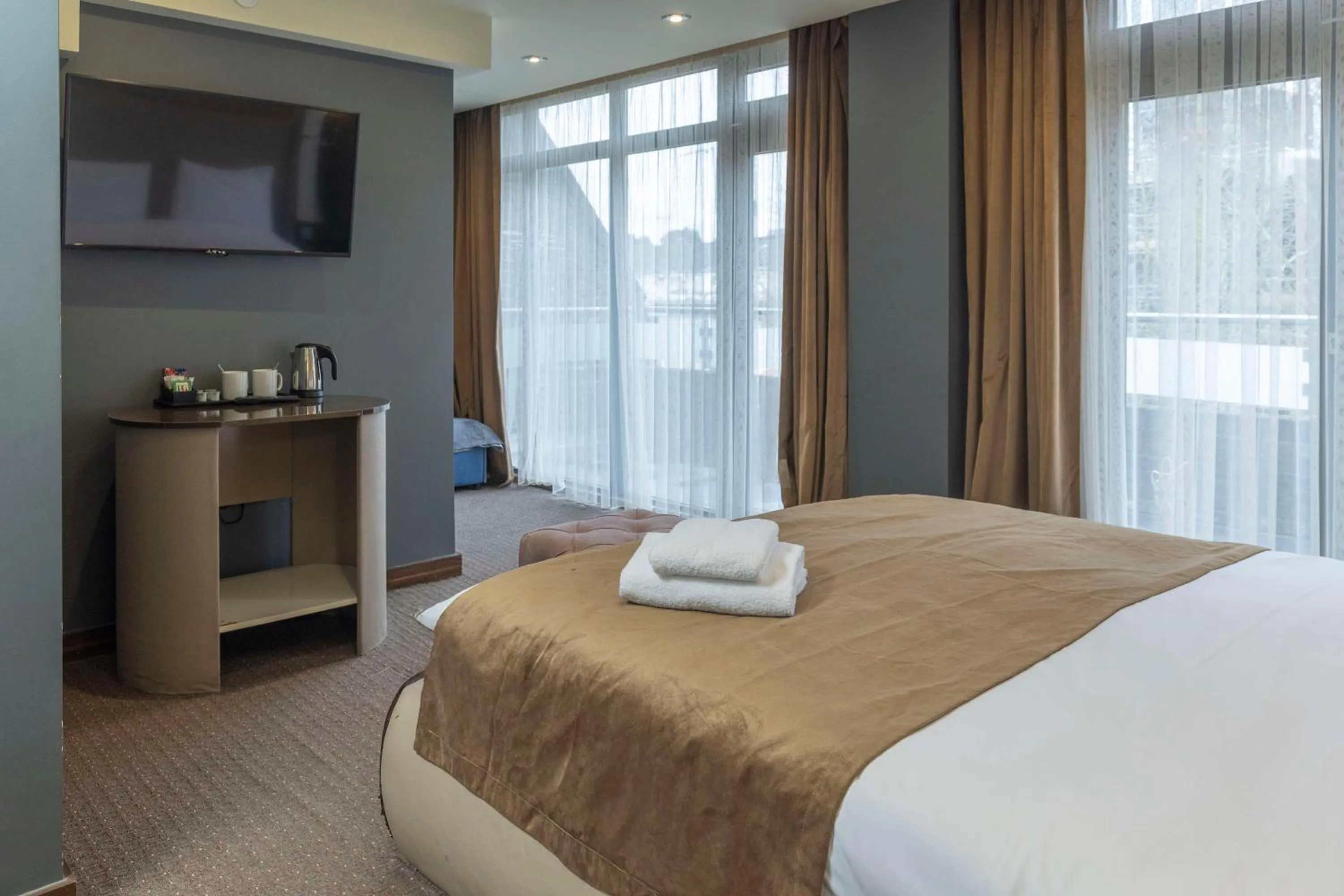 Bedroom, Bed in Putney Hotel