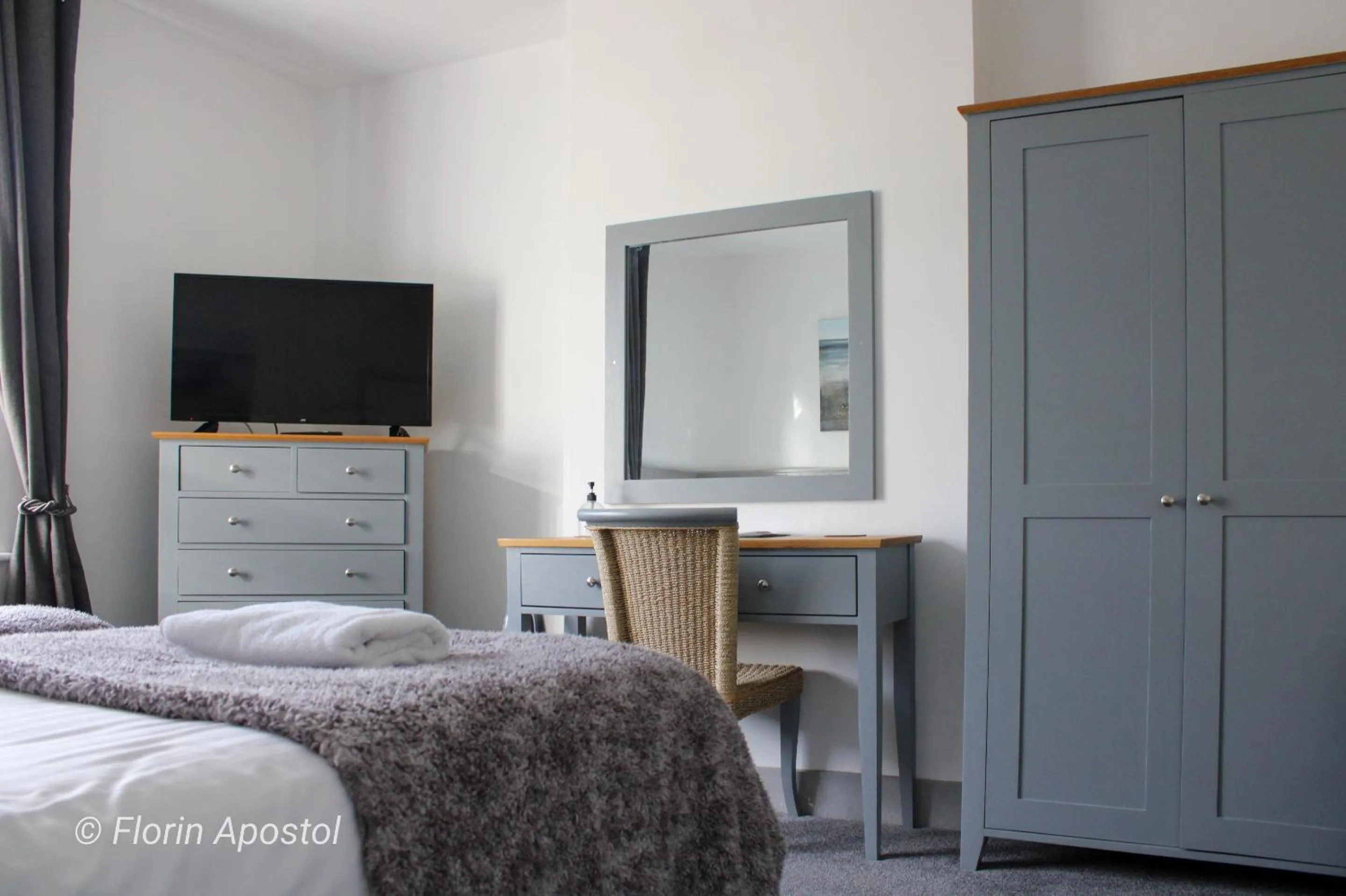 Bedroom, Bed in The Wight Mouse Inn