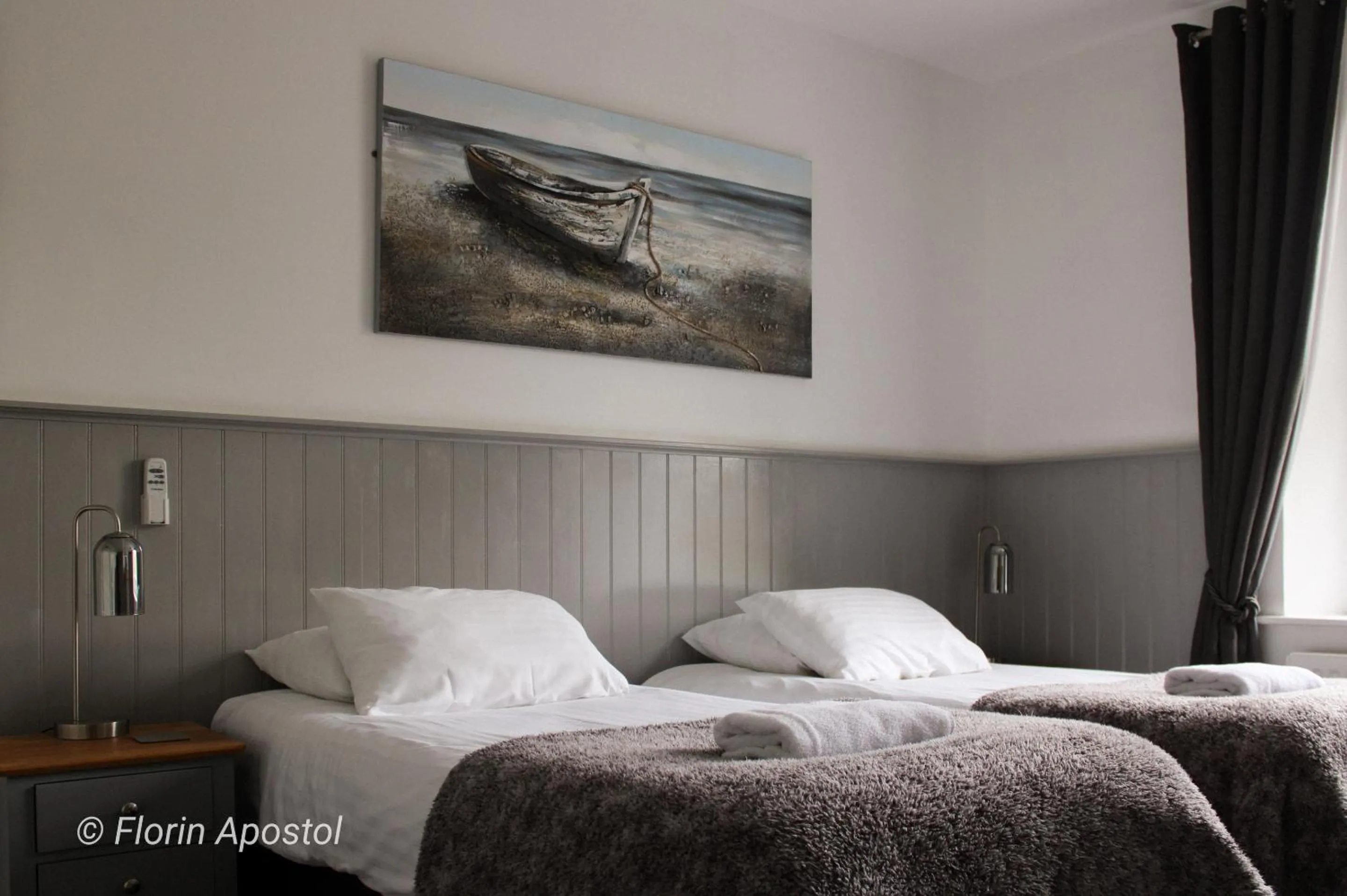 Bedroom, Bed in The Wight Mouse Inn