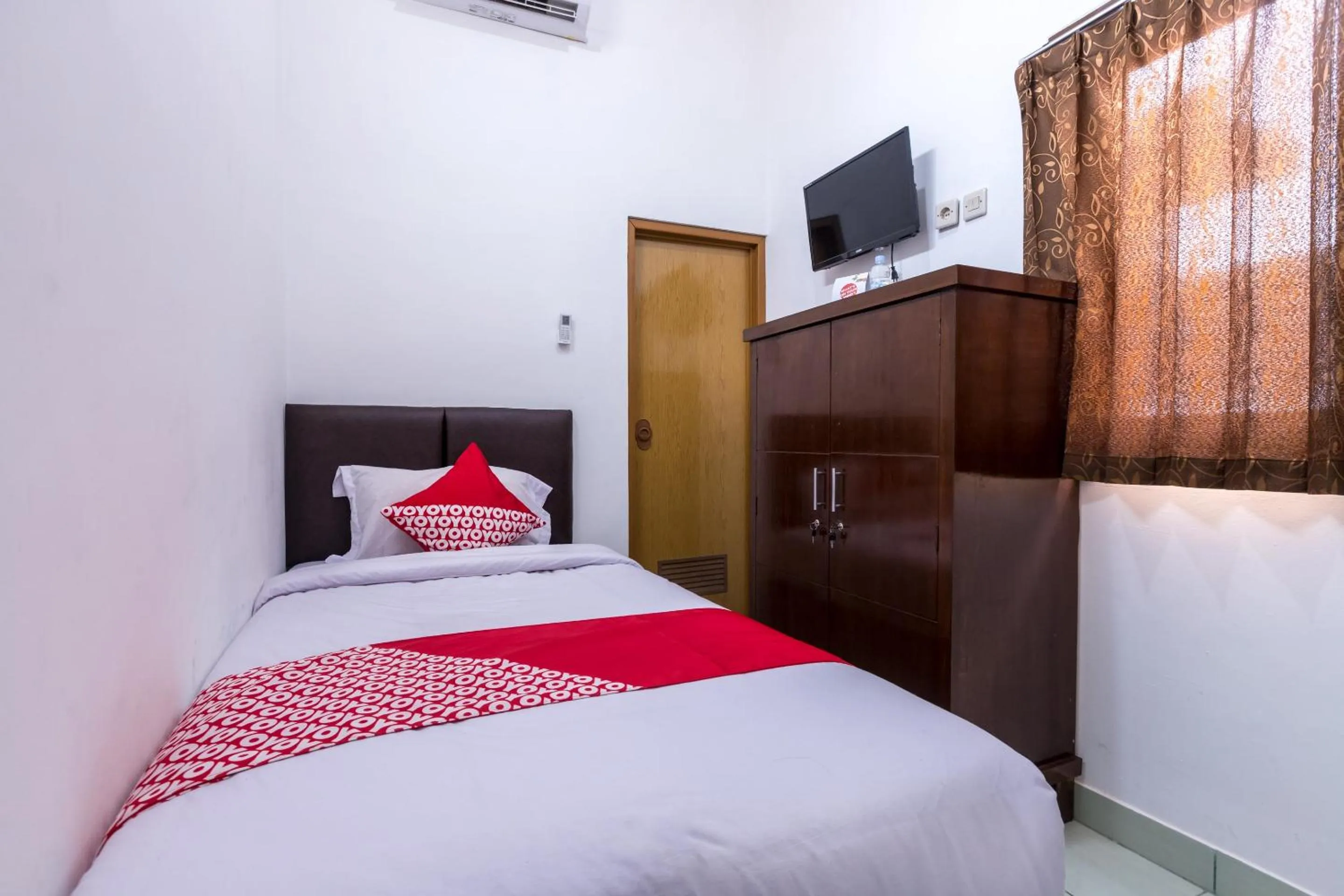 Bedroom, Bed in Hotel O Kost Arie 1