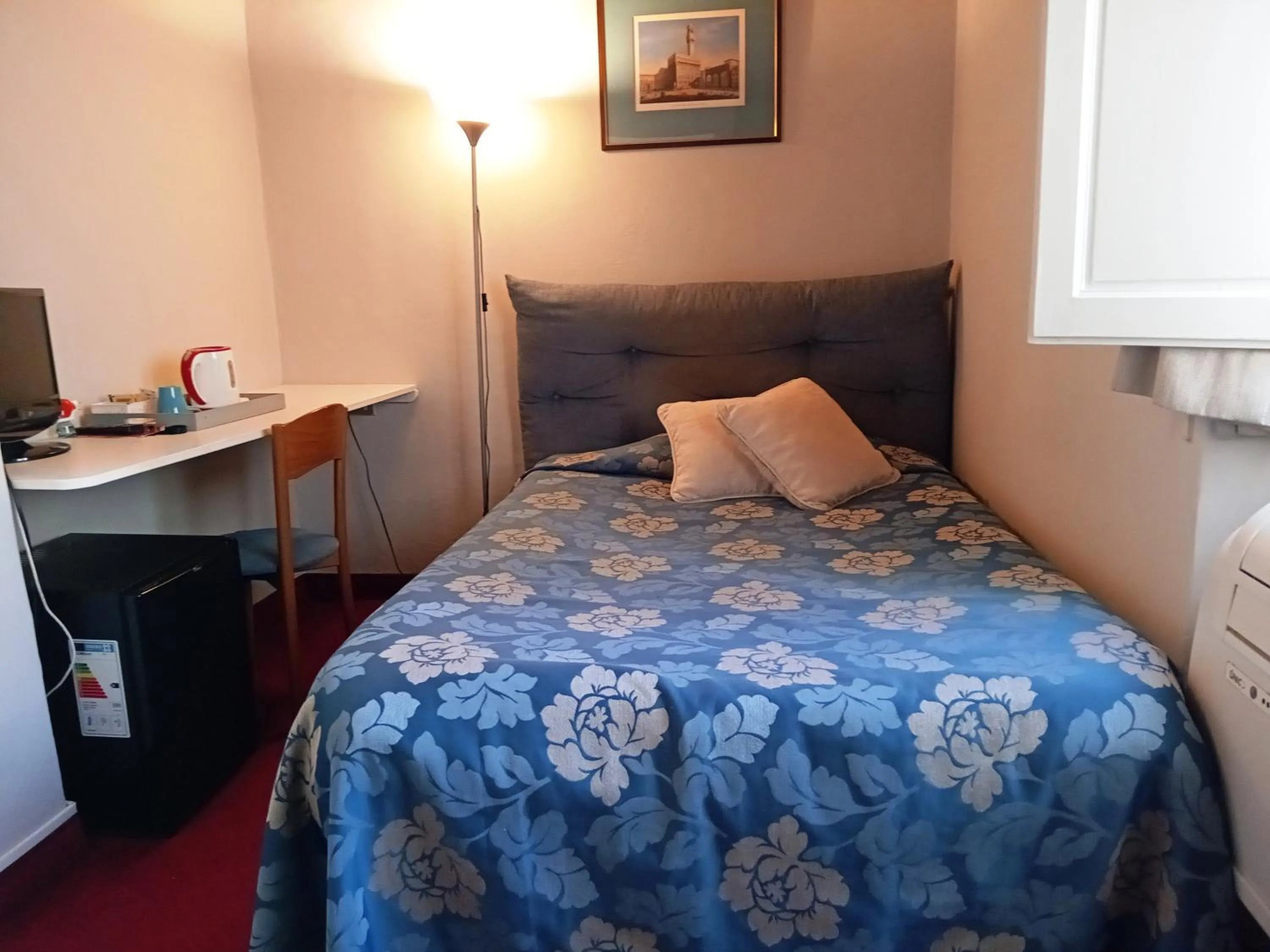 Bed in Hotel Tourist House