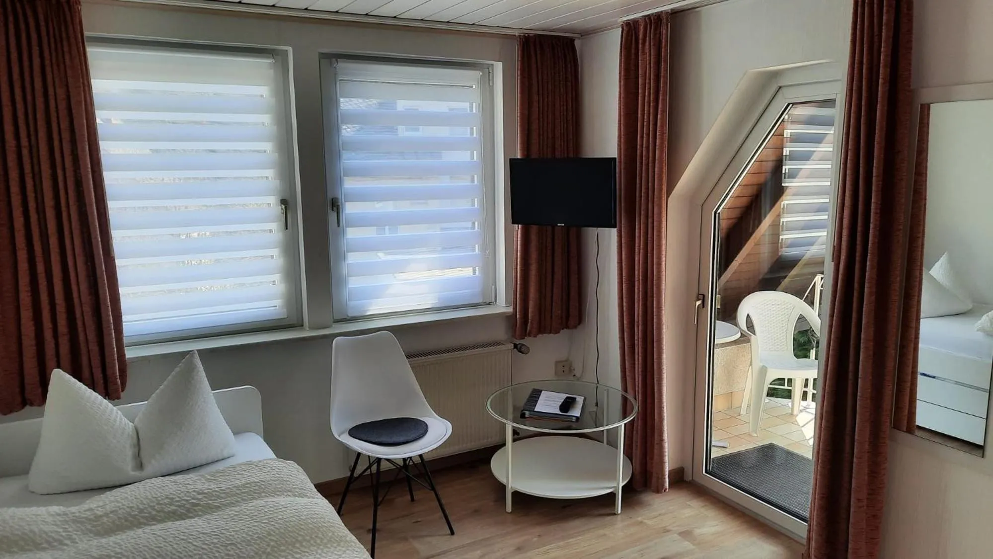 Photo of the whole room in Pension Schneider