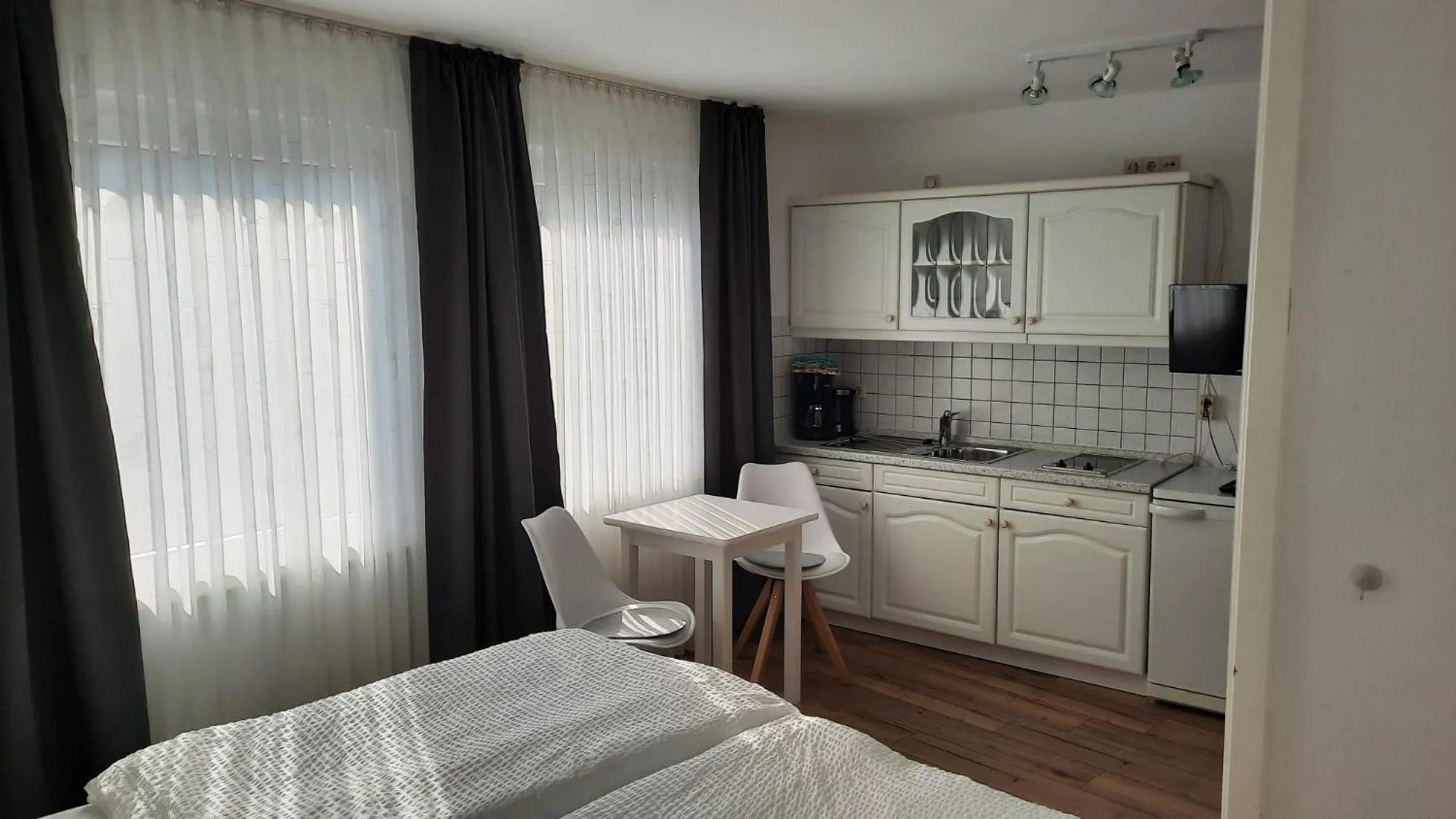 Photo of the whole room, Bed in Pension Schneider