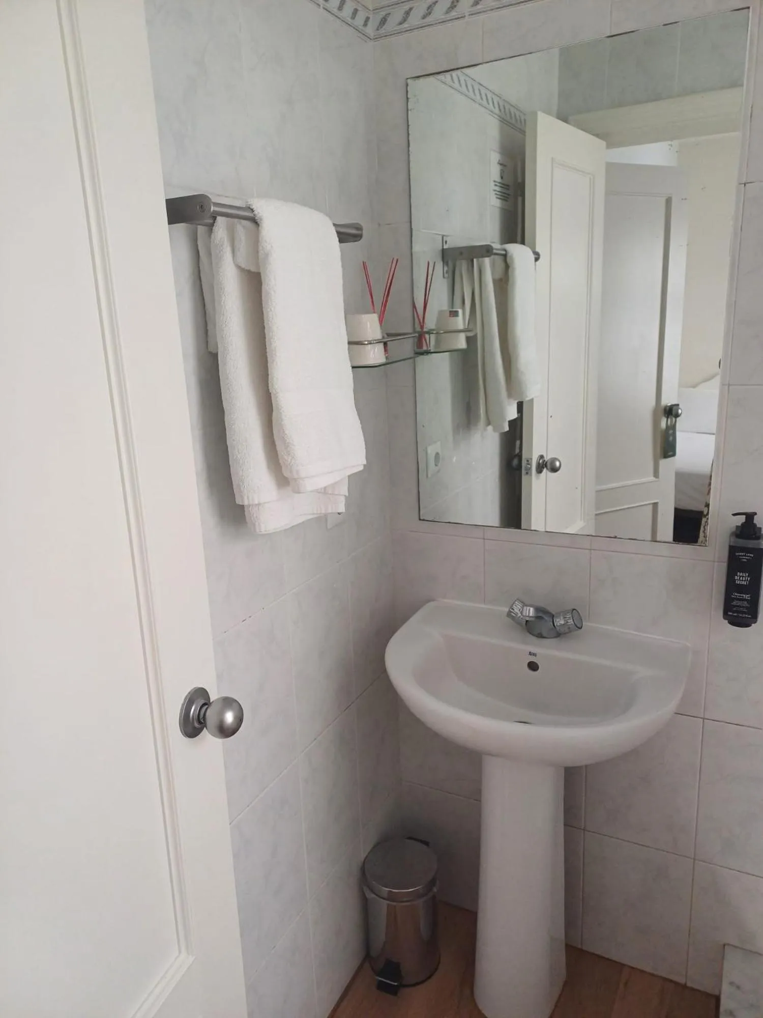 Shower in La Malagueña by Croma