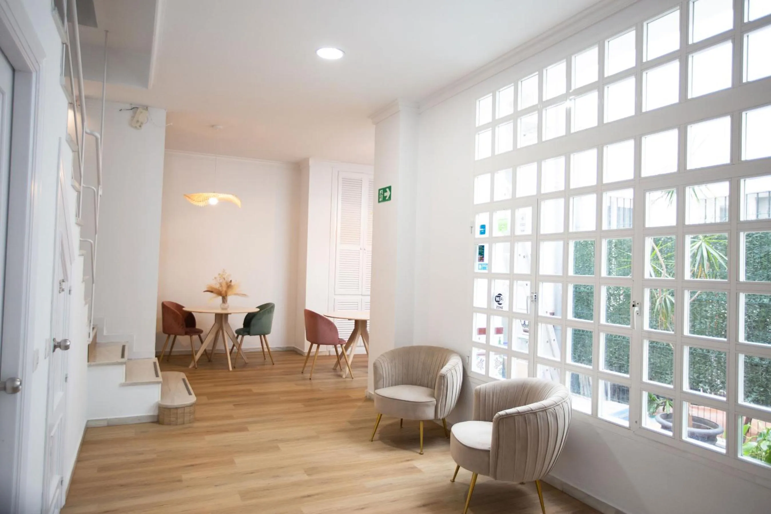 Facade/entrance in La Malagueña by Croma