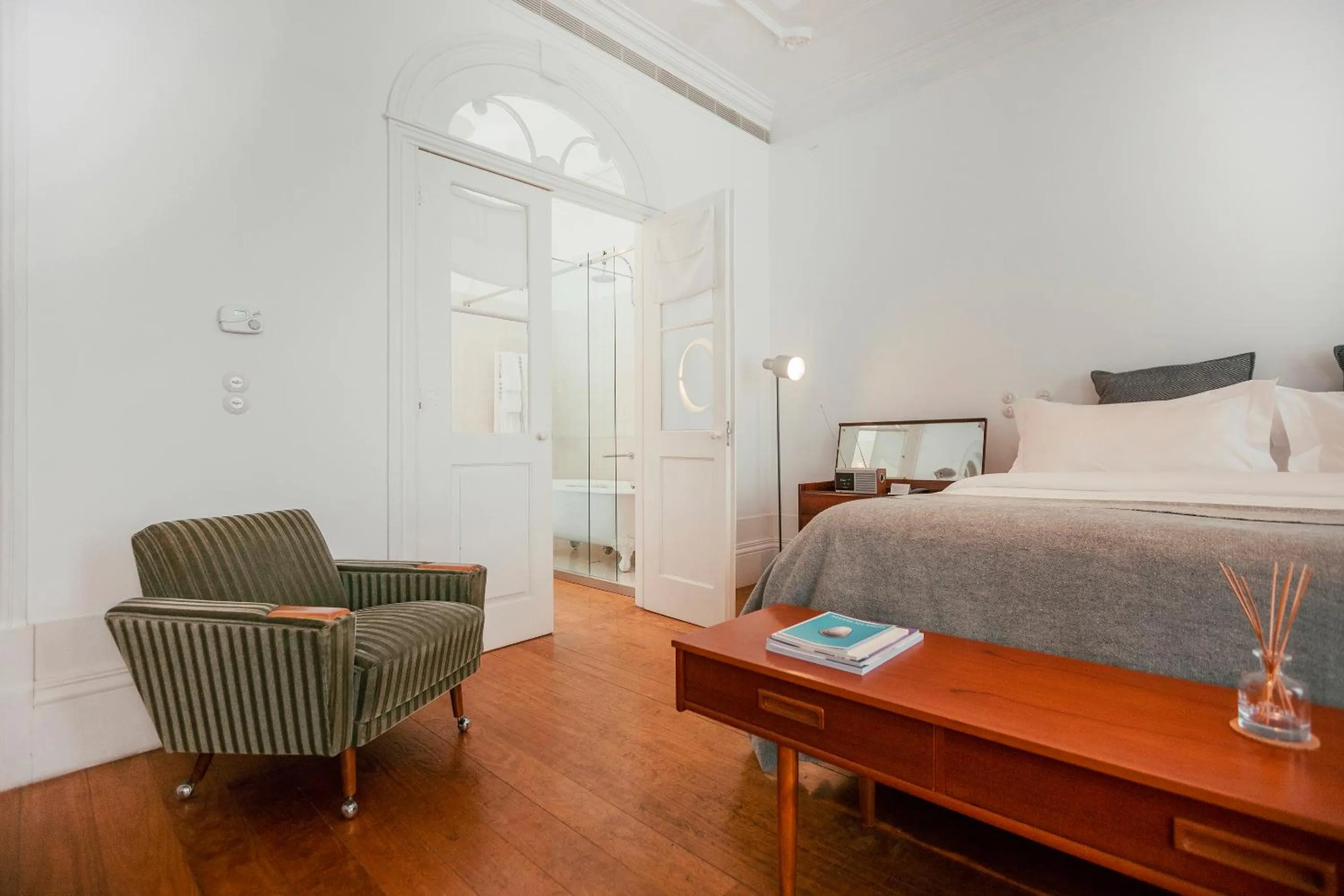 Bathroom, Bed in Rosa Et Al Townhouse