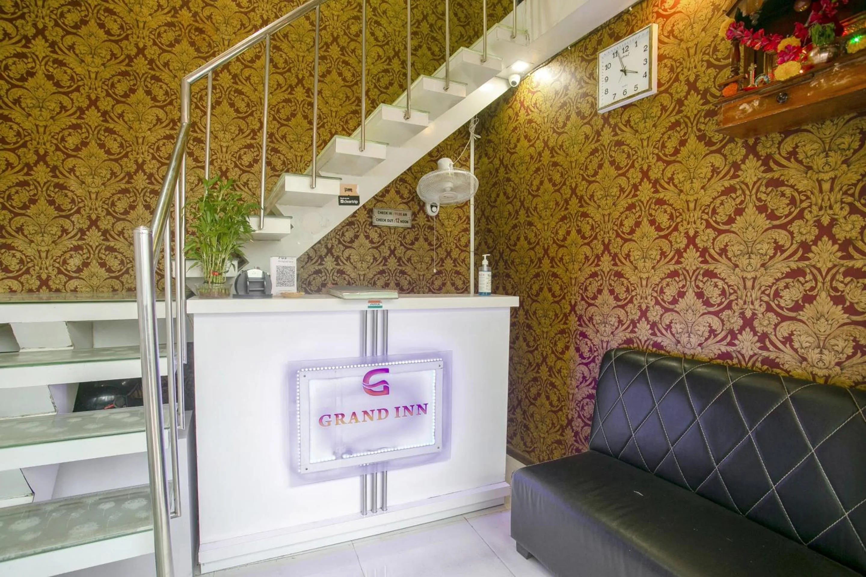 Lobby or reception in Hotel O Grand Inn