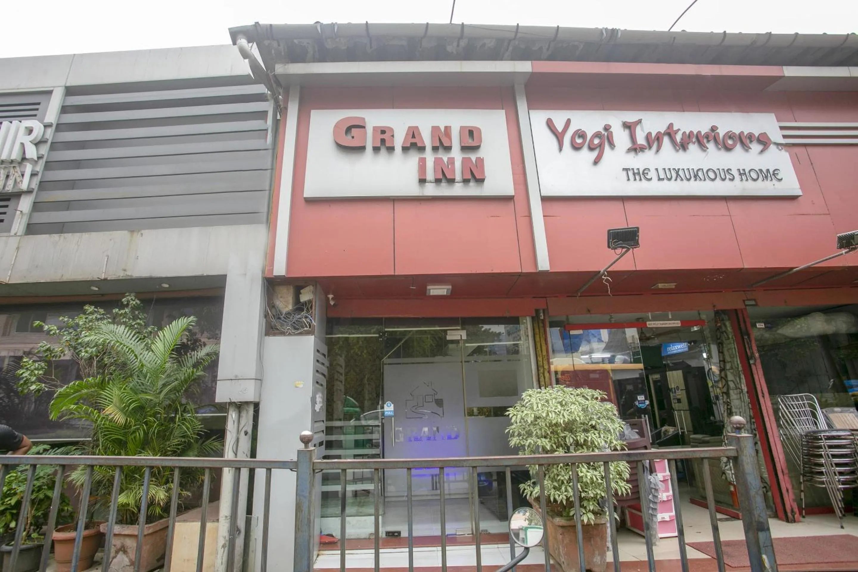 Facade/entrance in Hotel O Grand Inn