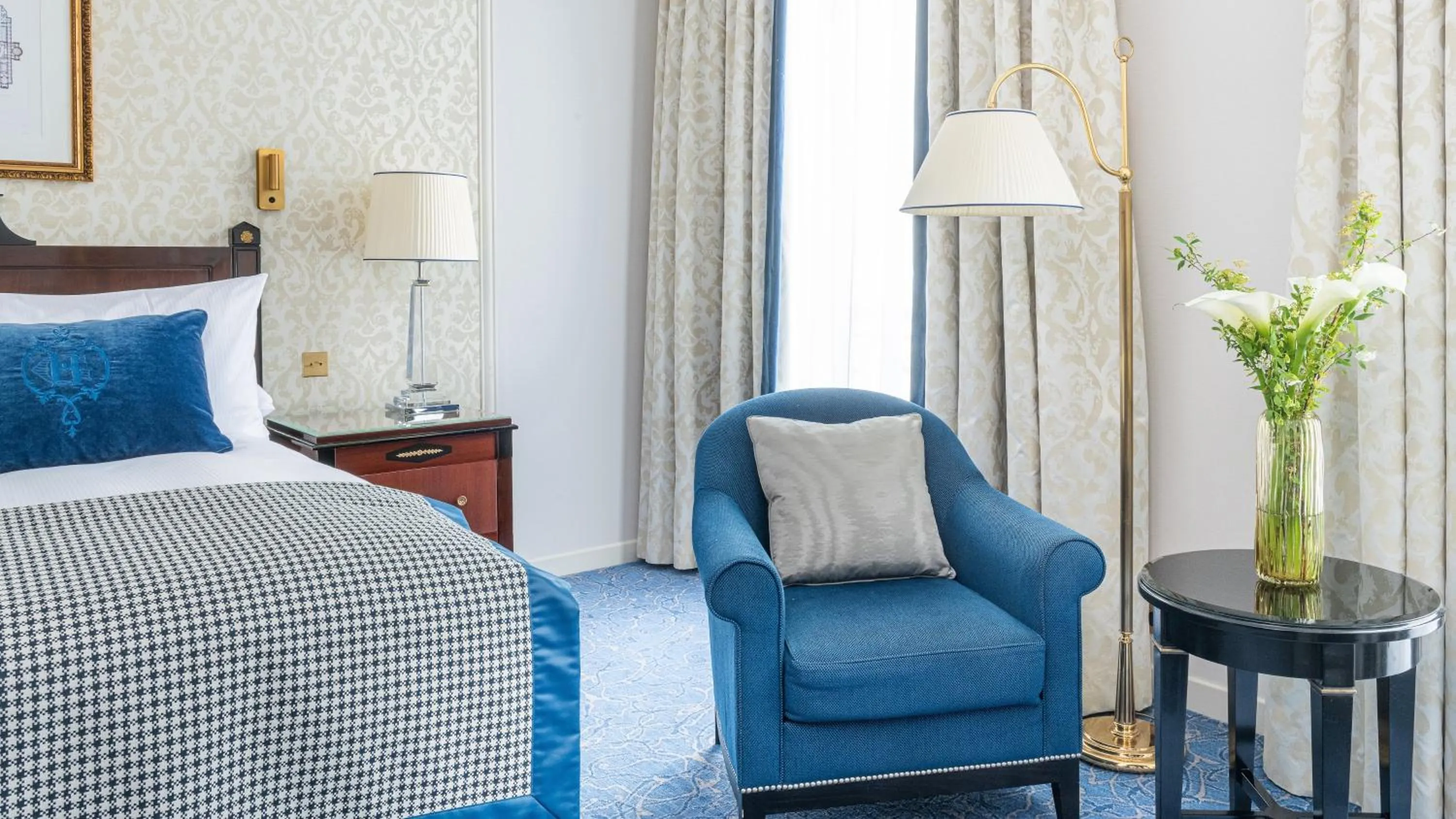 Photo of the whole room, Bed in InterContinental Paris Le Grand by IHG