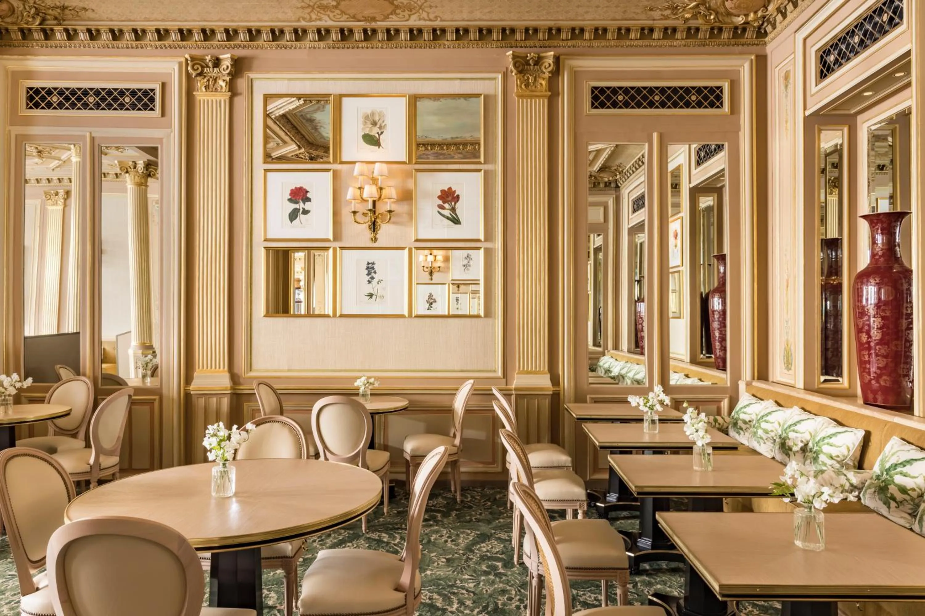 Restaurant/places to eat in InterContinental Paris Le Grand by IHG