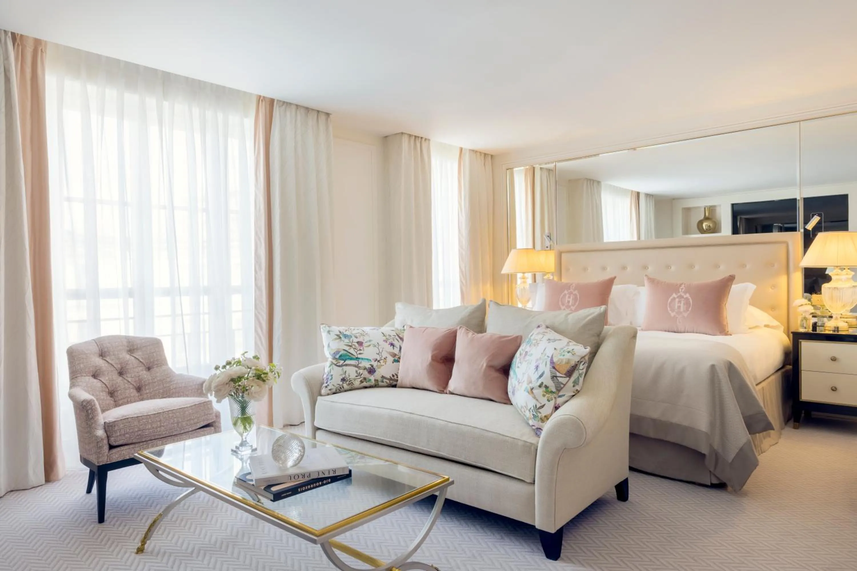 Photo of the whole room, Bed in InterContinental Paris Le Grand by IHG