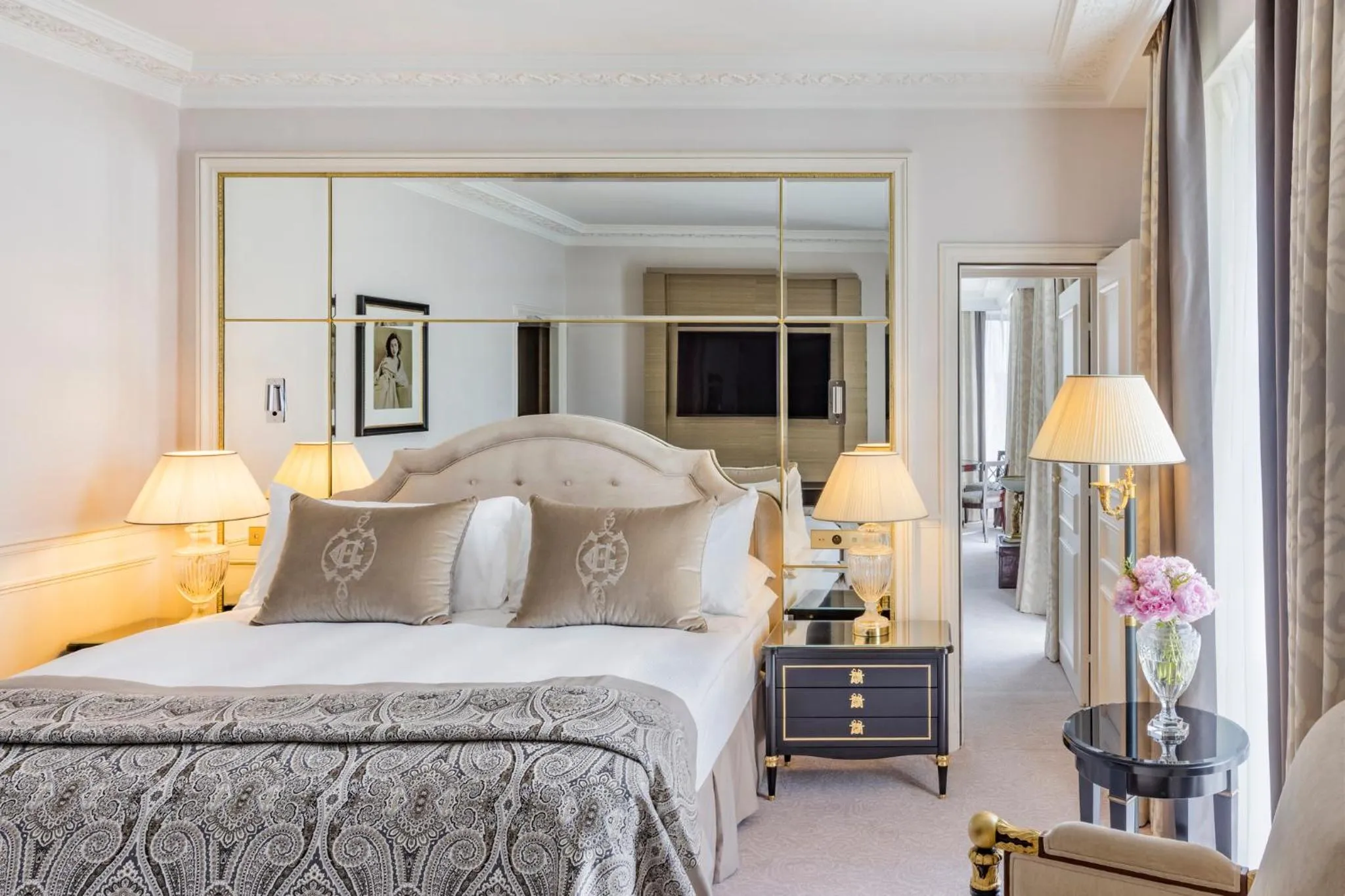 Photo of the whole room, Bed in InterContinental Paris Le Grand by IHG