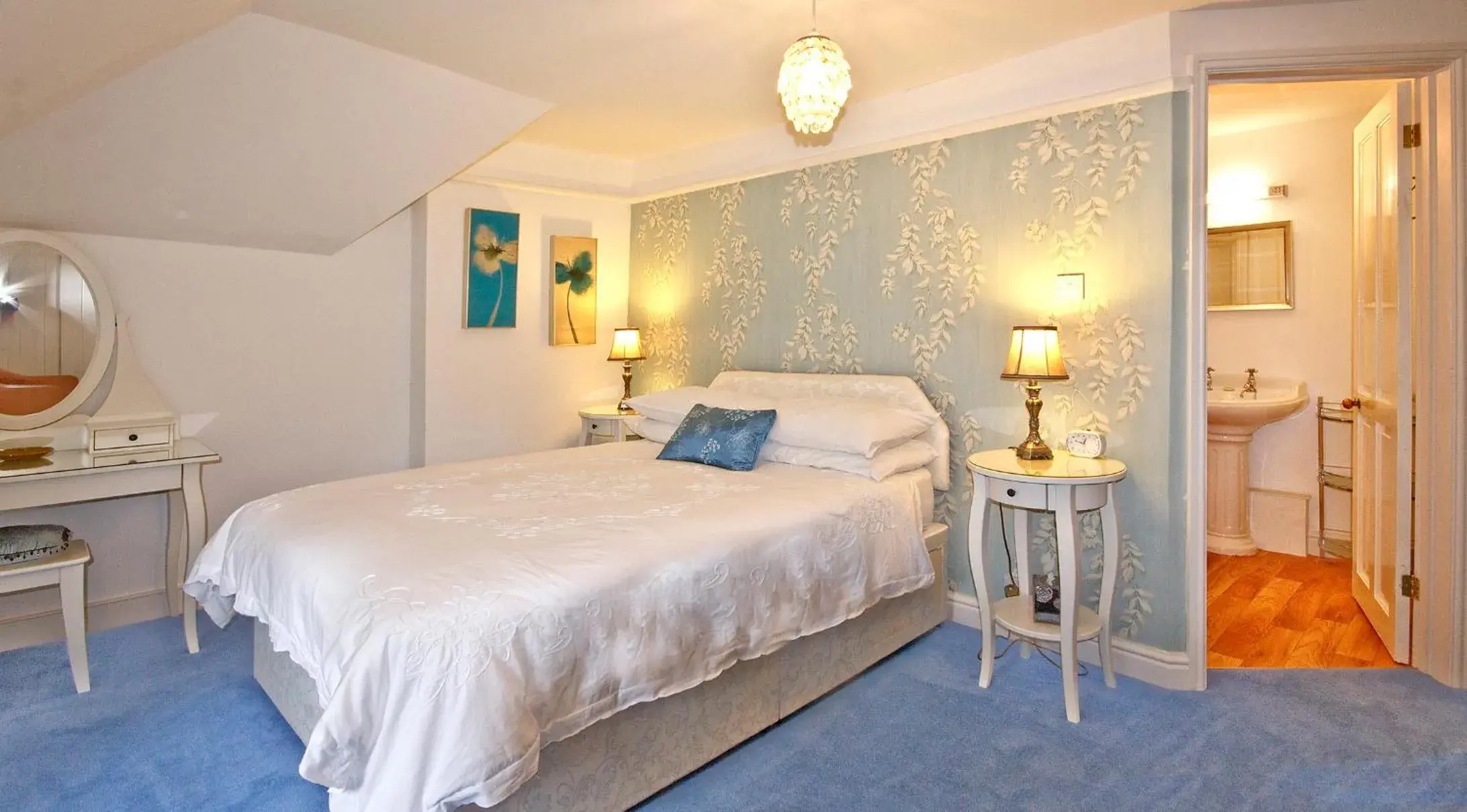 Double Room in The Old Rectory Chicklade Double Room in The Old Rectory Chicklade