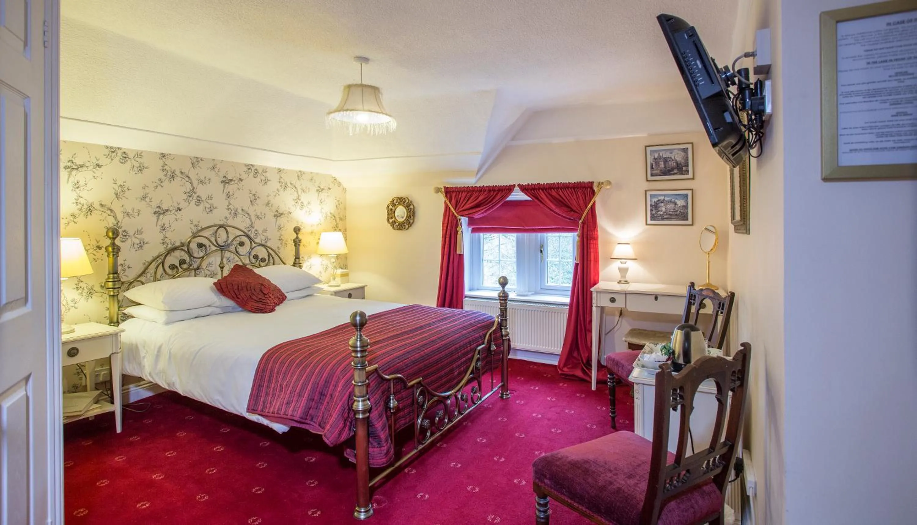 Photo of the whole room in The Old Rectory Chicklade