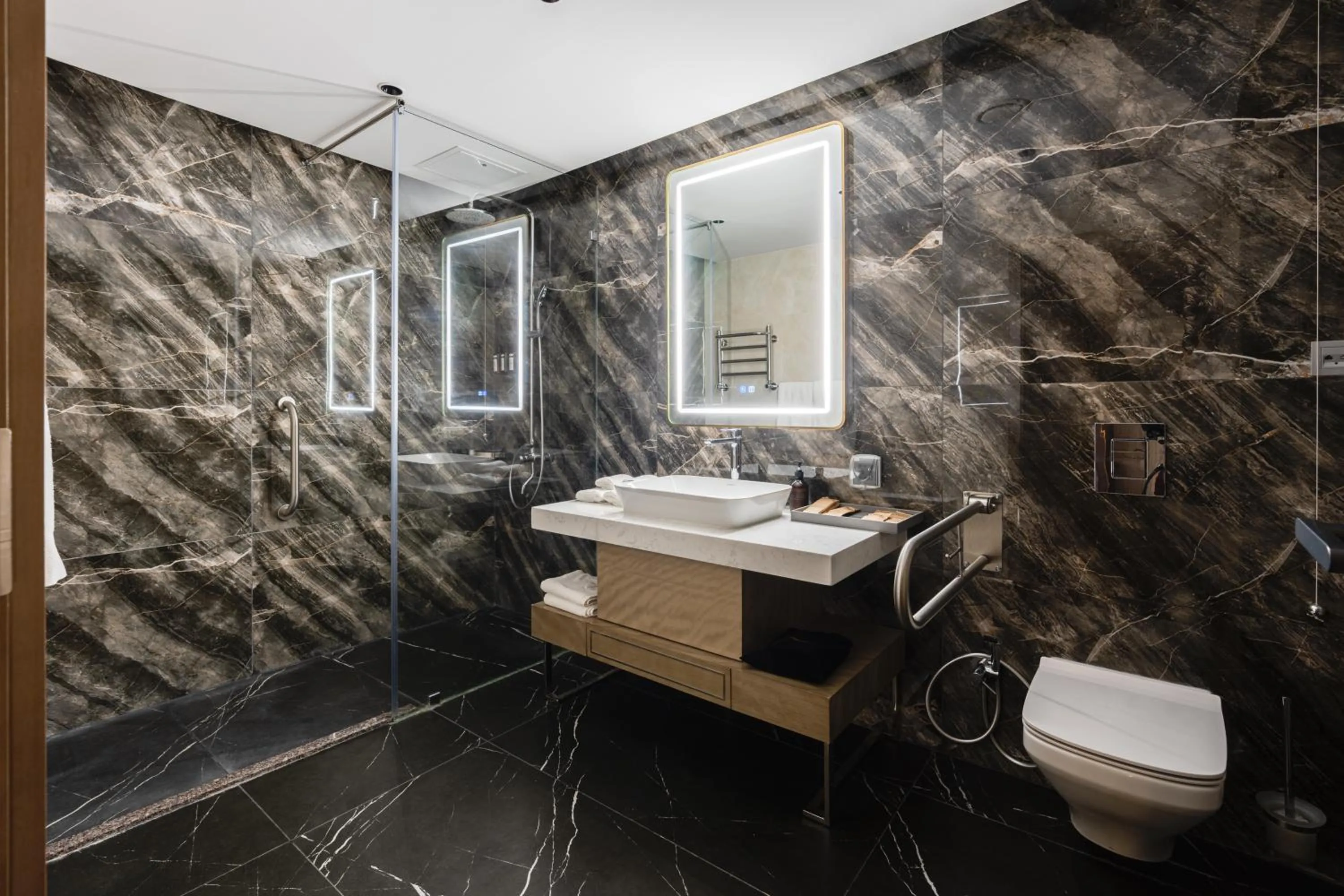 Toilet in Mövenpick Samarkand