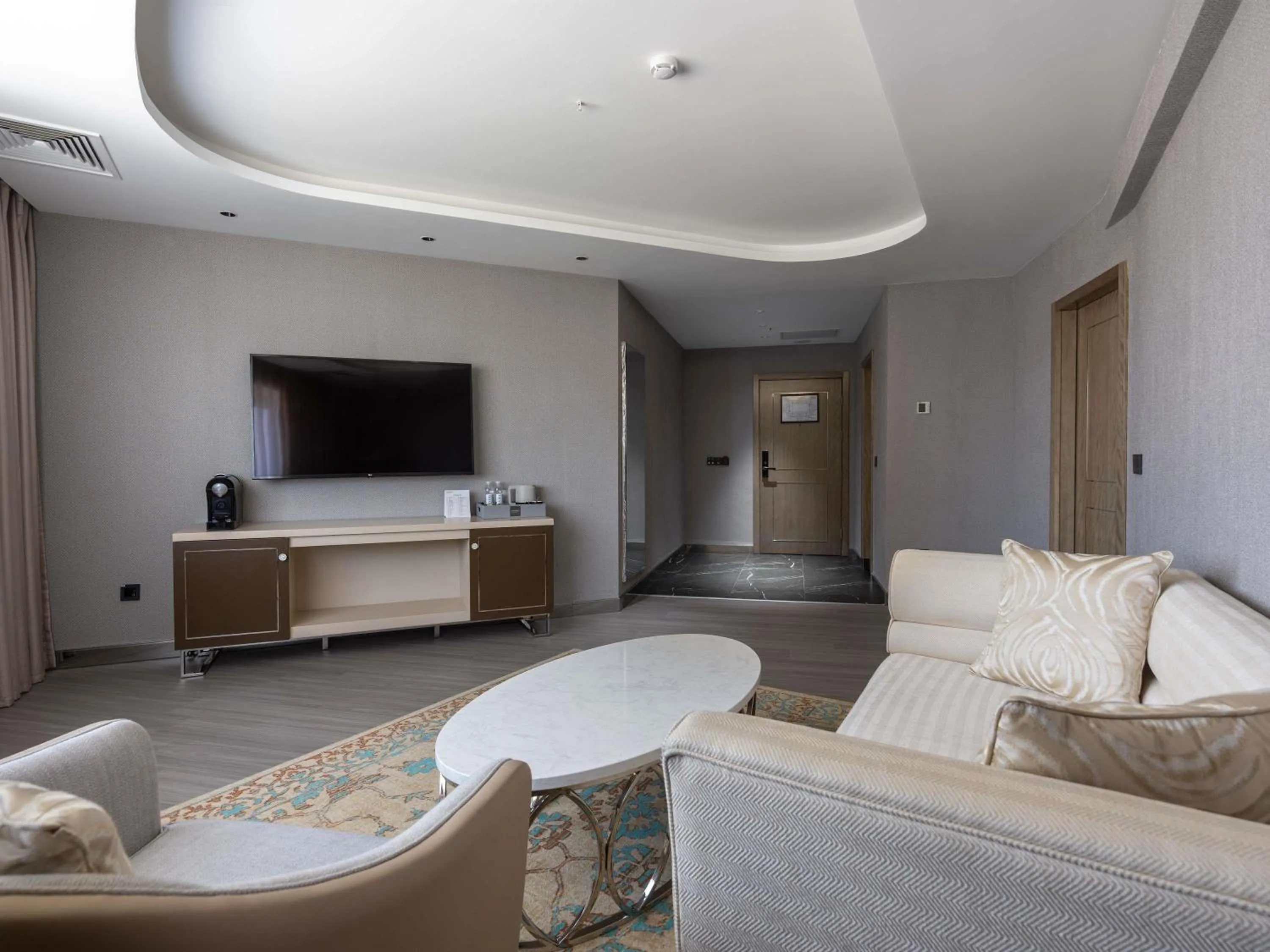 Bedroom in Mövenpick Samarkand