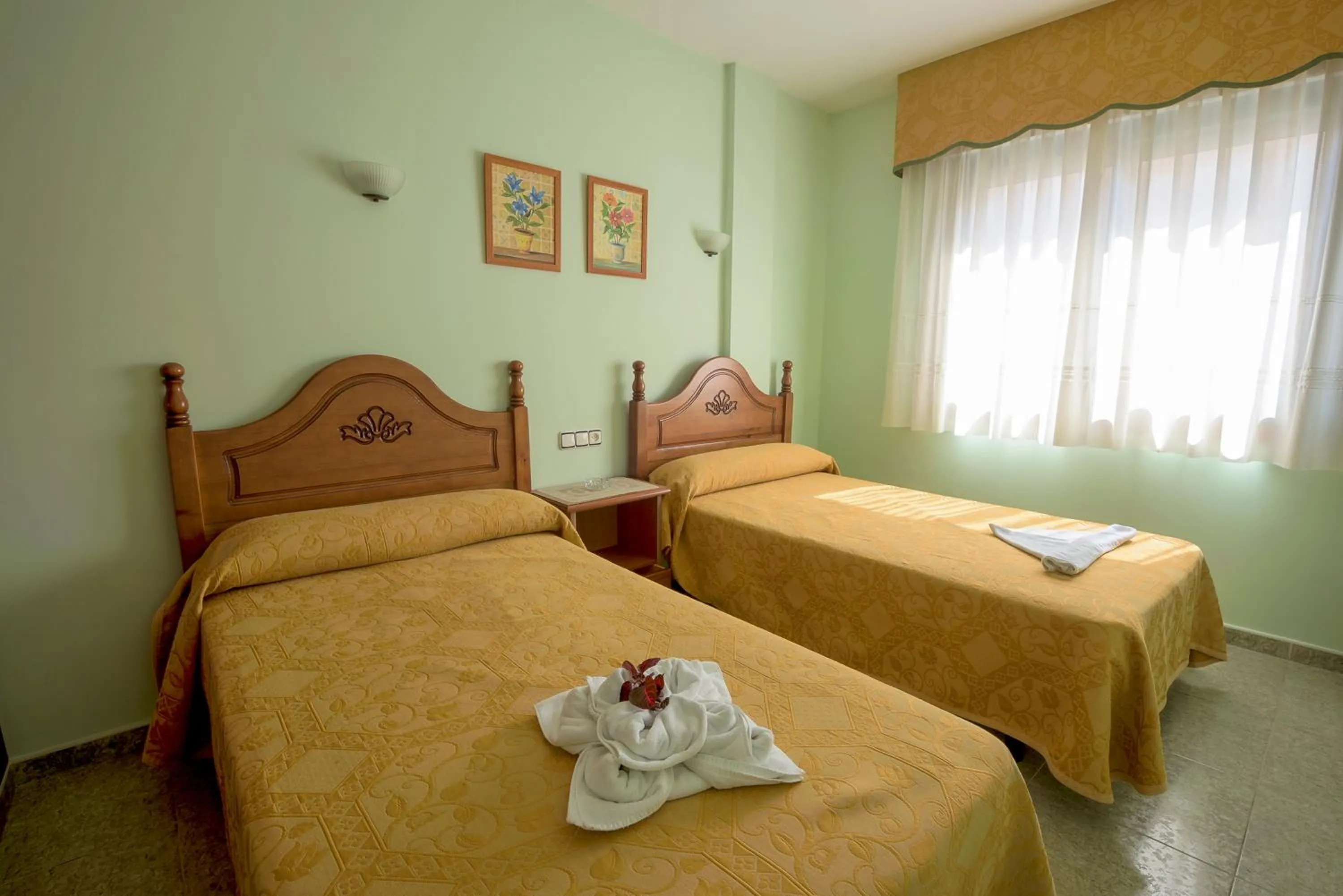Bedroom, Bed in Hostal O Camouco