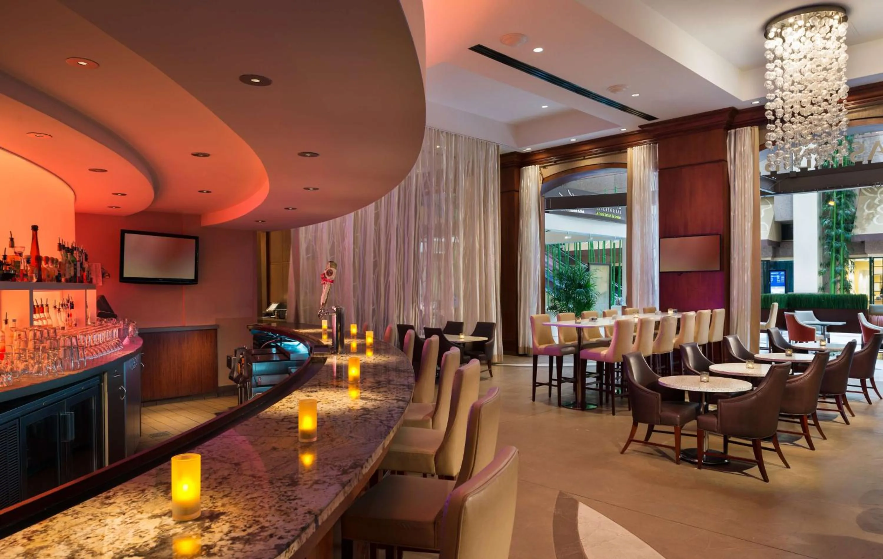 Restaurant/places to eat in Hilton Charlotte Uptown