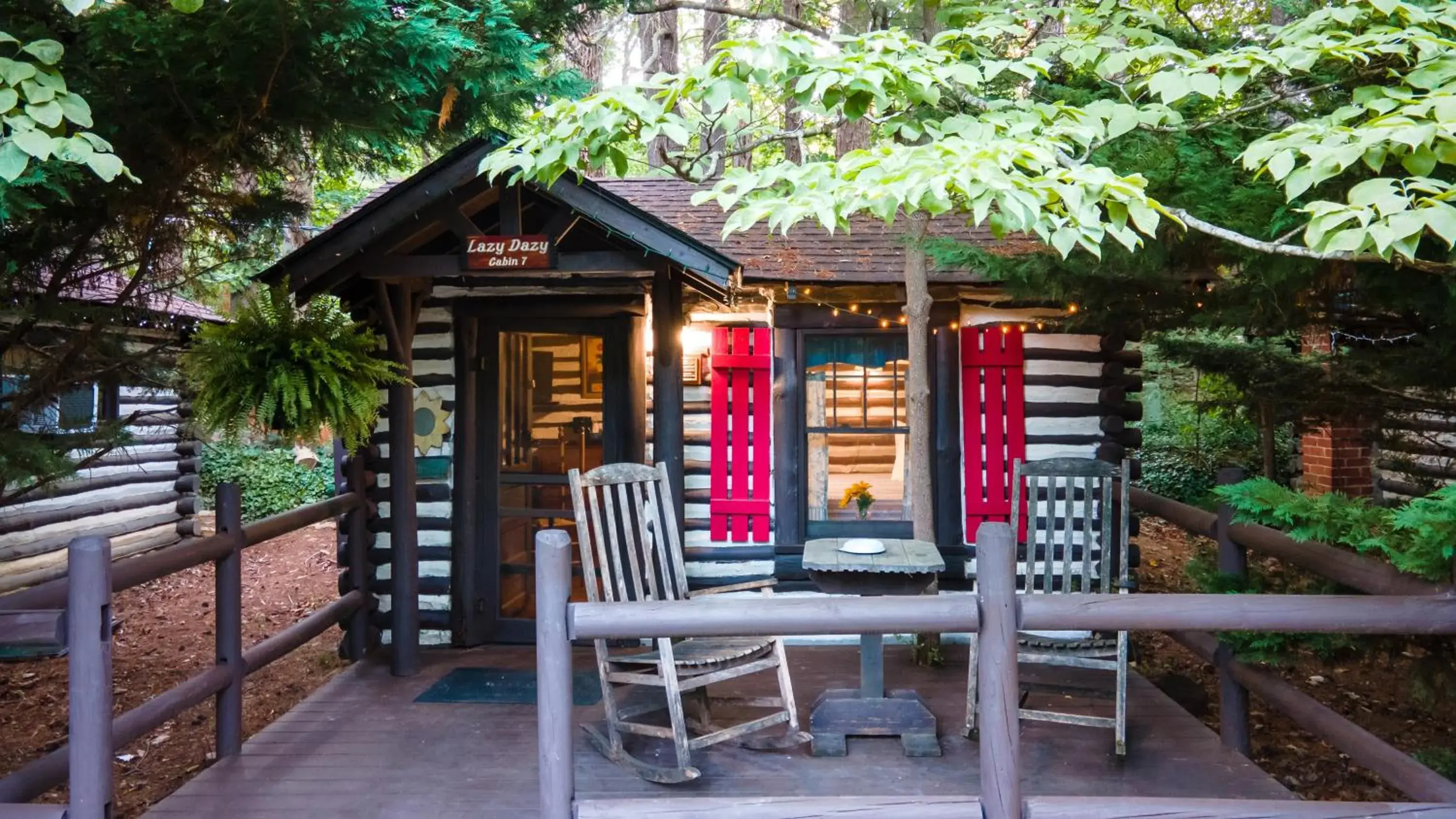 Lazy Dazy Cabin in Log Cabin Motor Court Lazy Dazy Cabin in Log Cabin Motor Court