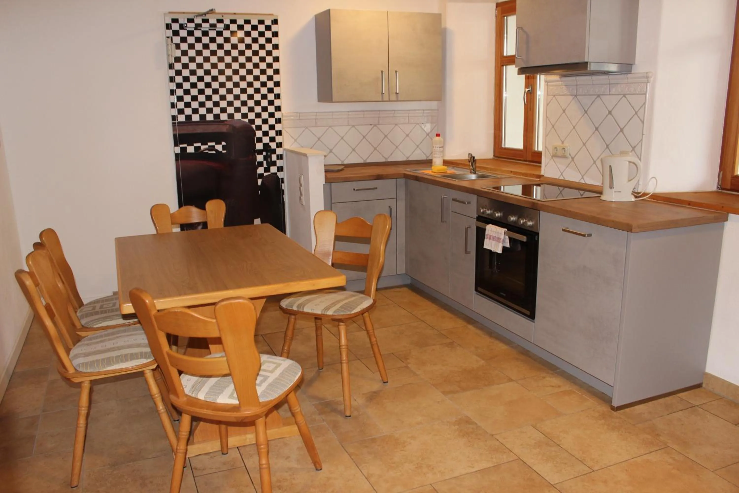 Kitchen or kitchenette in greenpartment Ingolstadt - Friedrichshofen