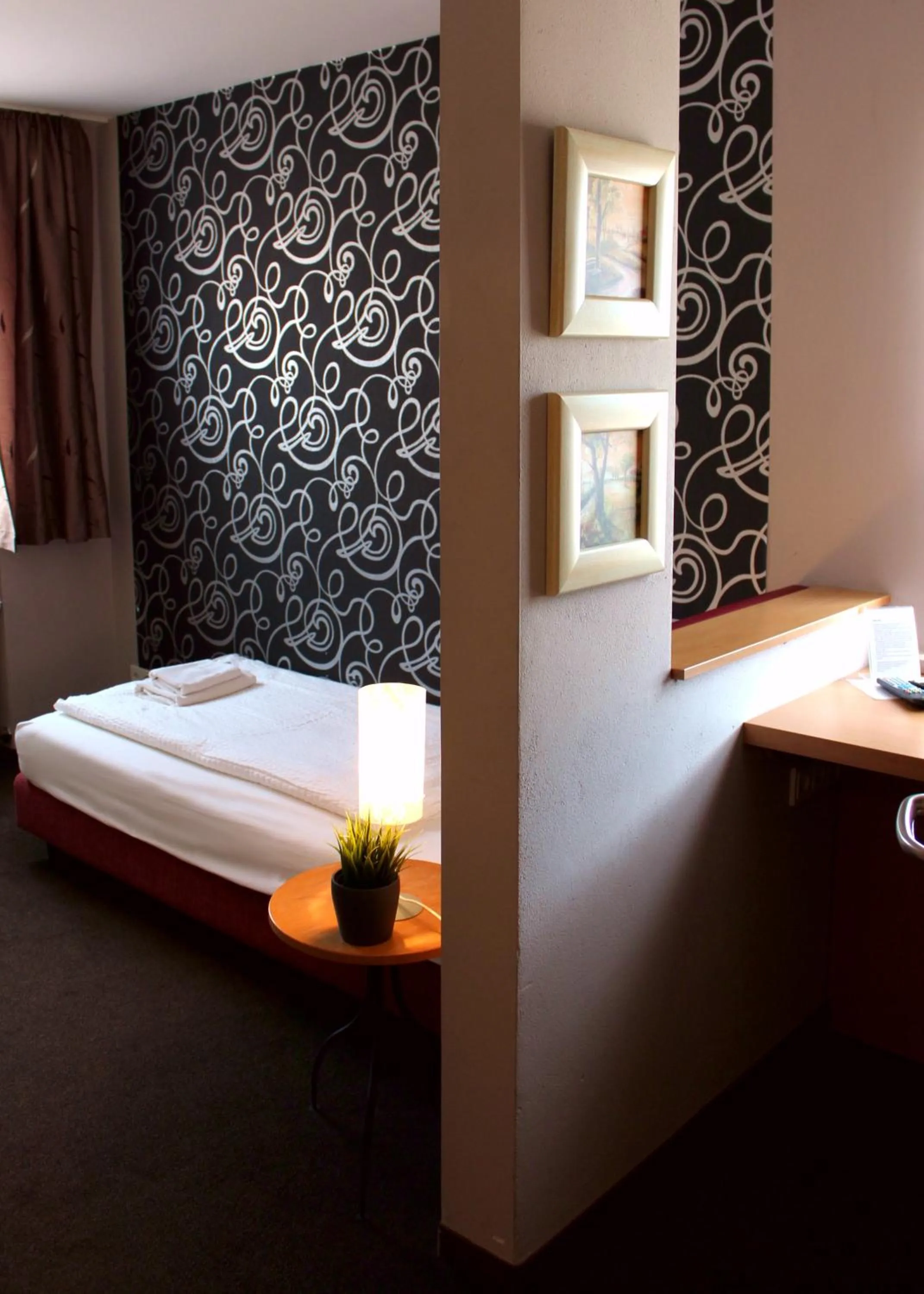 Photo of the whole room, Bed in greenpartment Ingolstadt - Friedrichshofen