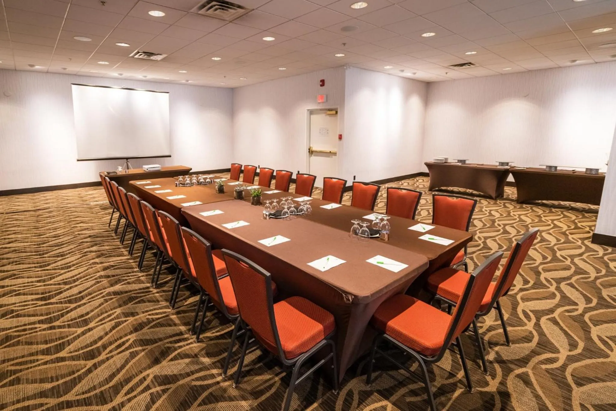 Meeting/conference room in Holiday Inn & Suites Vancouver Downtown by IHG